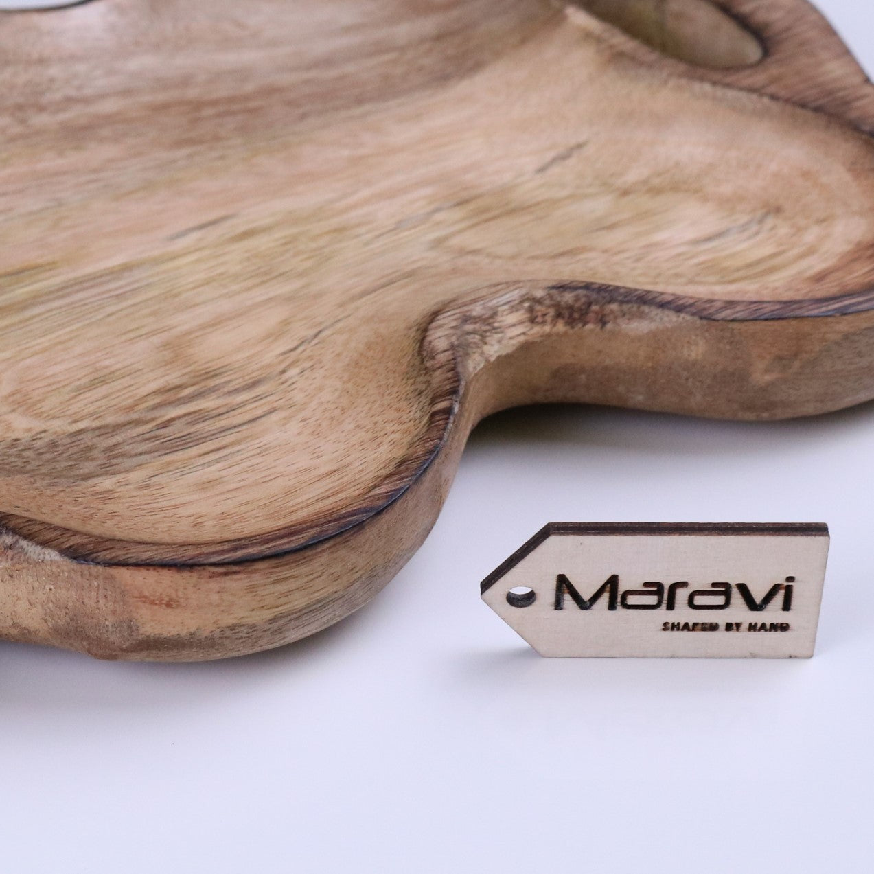 Amrola Mango Wood Serving Dish - Closeup of Wavy Edge