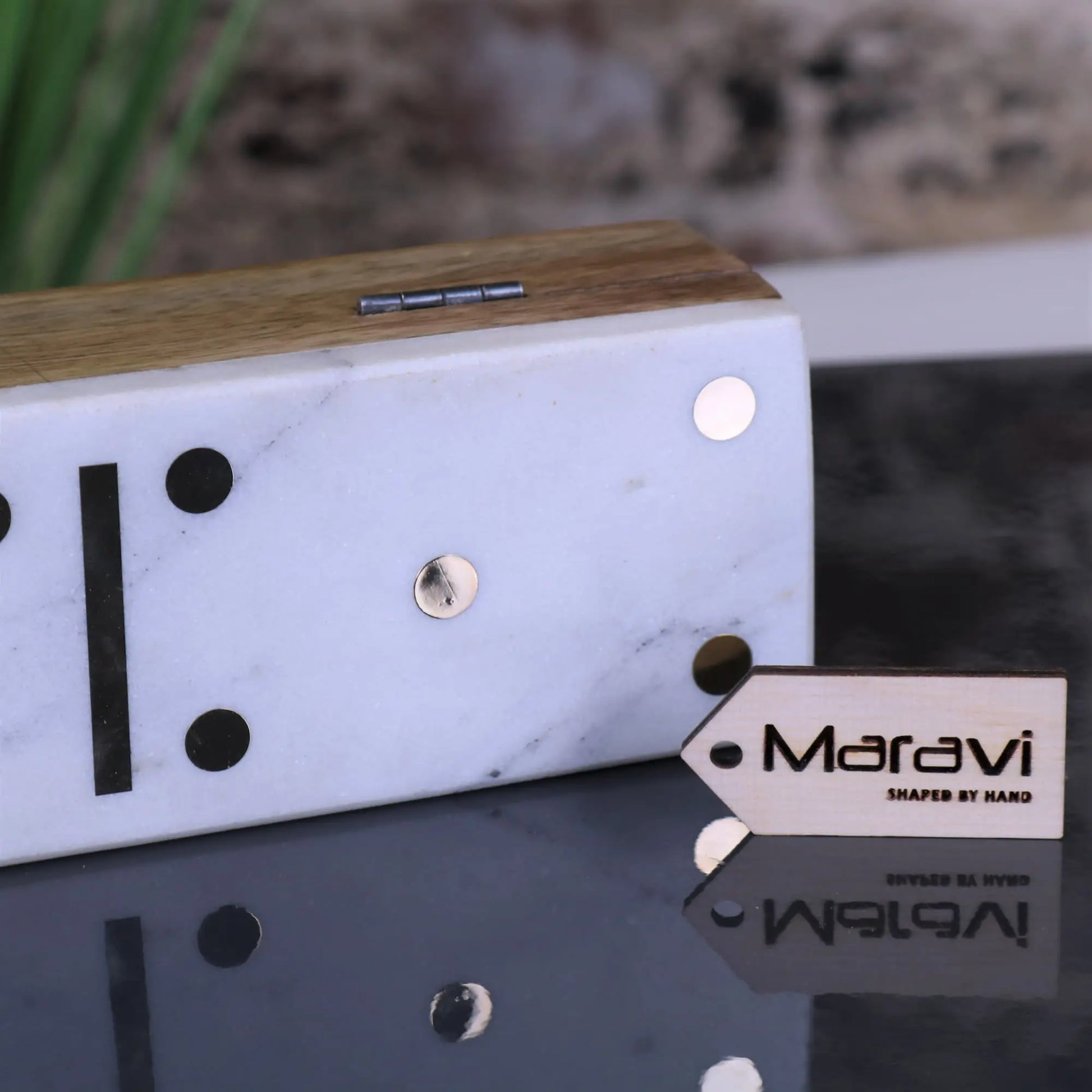 Osian Marble Lid Dominoes Set - White Colour Closeup of Marble