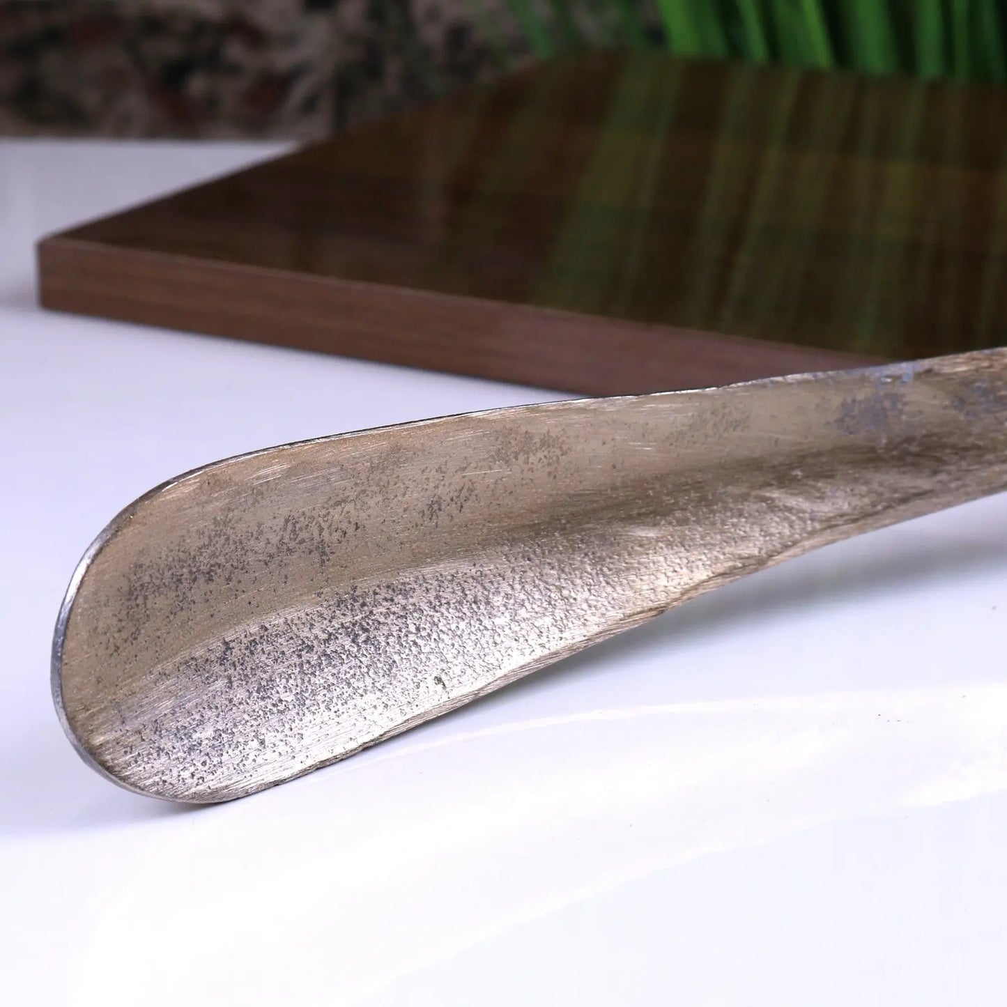 Kaisa Horse Head Antique Style Shoe Horn Antique Gold - Closeup of back of shoe horn part
