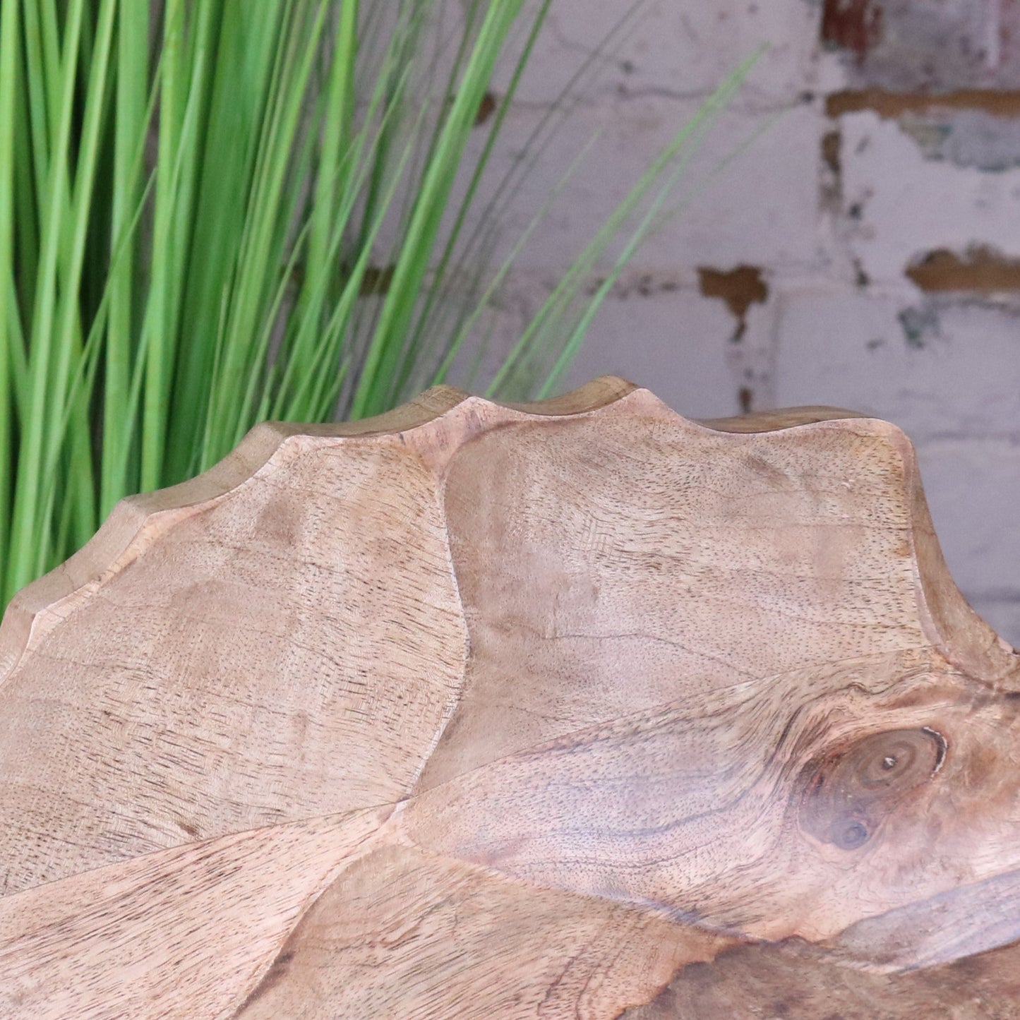 Kavira Divided Serving Dish Mango Wood - Closeup of Edge