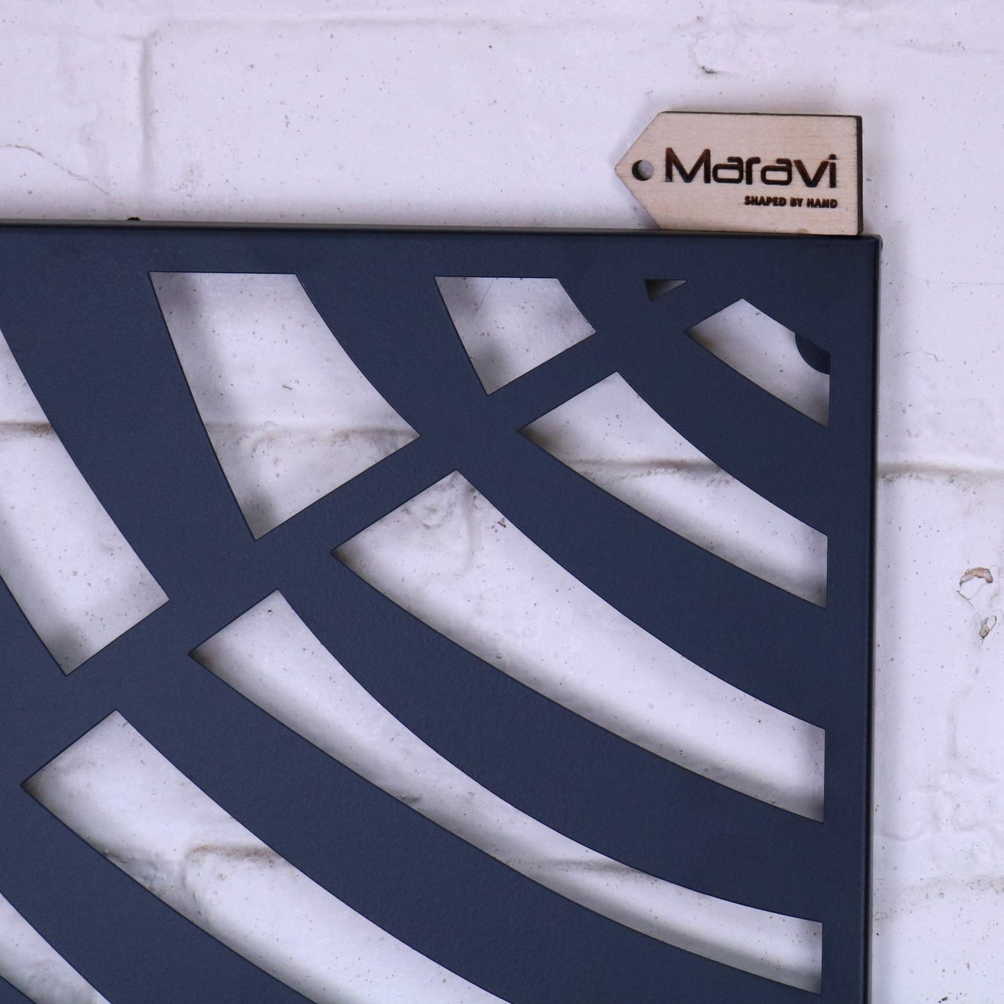 Kireta Metal Black Wall Art Leaf Design - Closeup of Top Corner