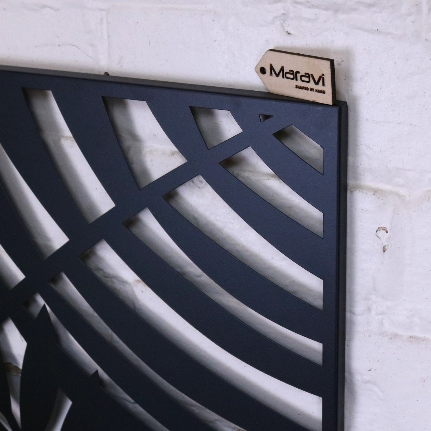 Kireta Metal Black Wall Art Leaf Design - Closeup of Edge
