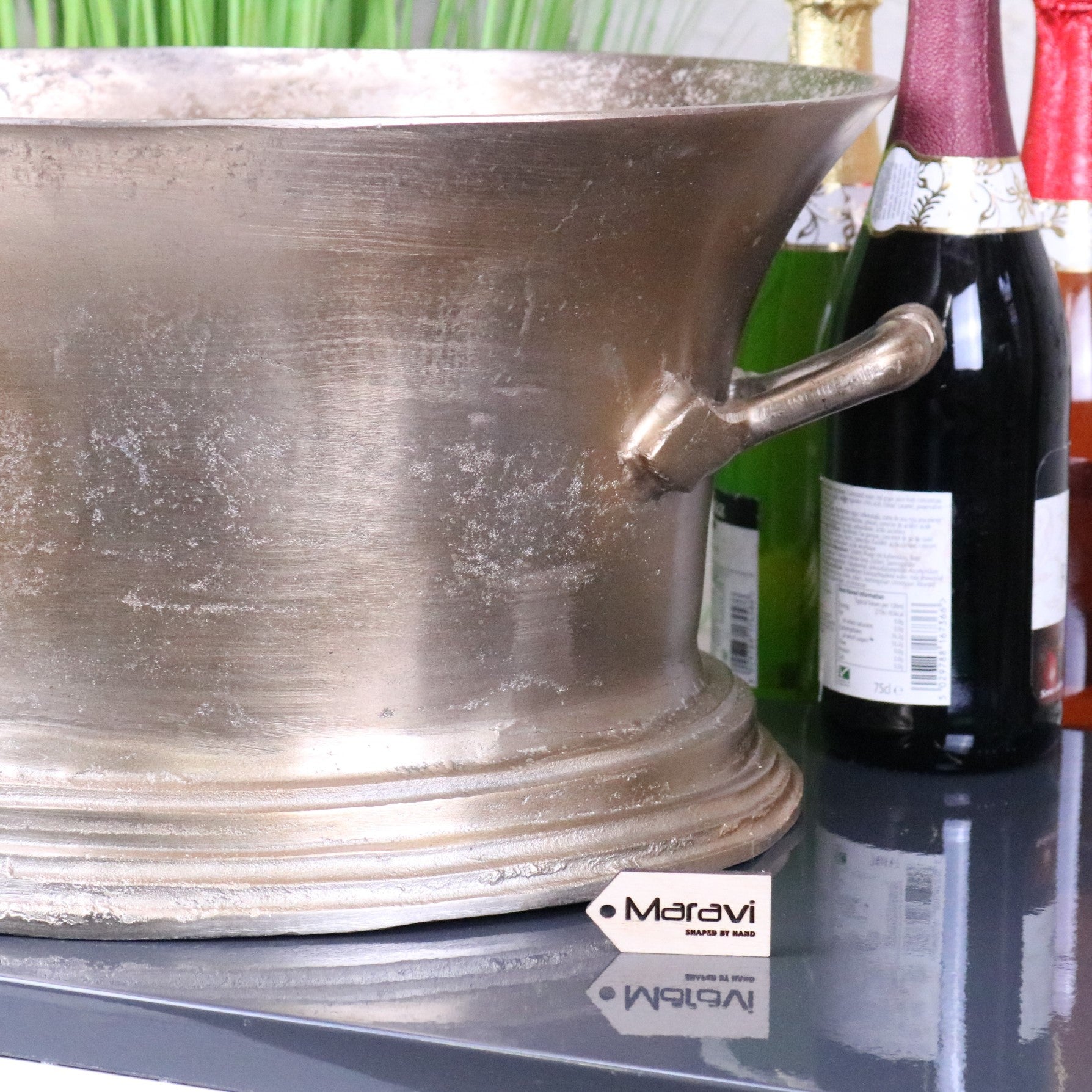 Moyar Champagne Bucket Large Ice Bath Champagne Gold - Closeup of Exterior