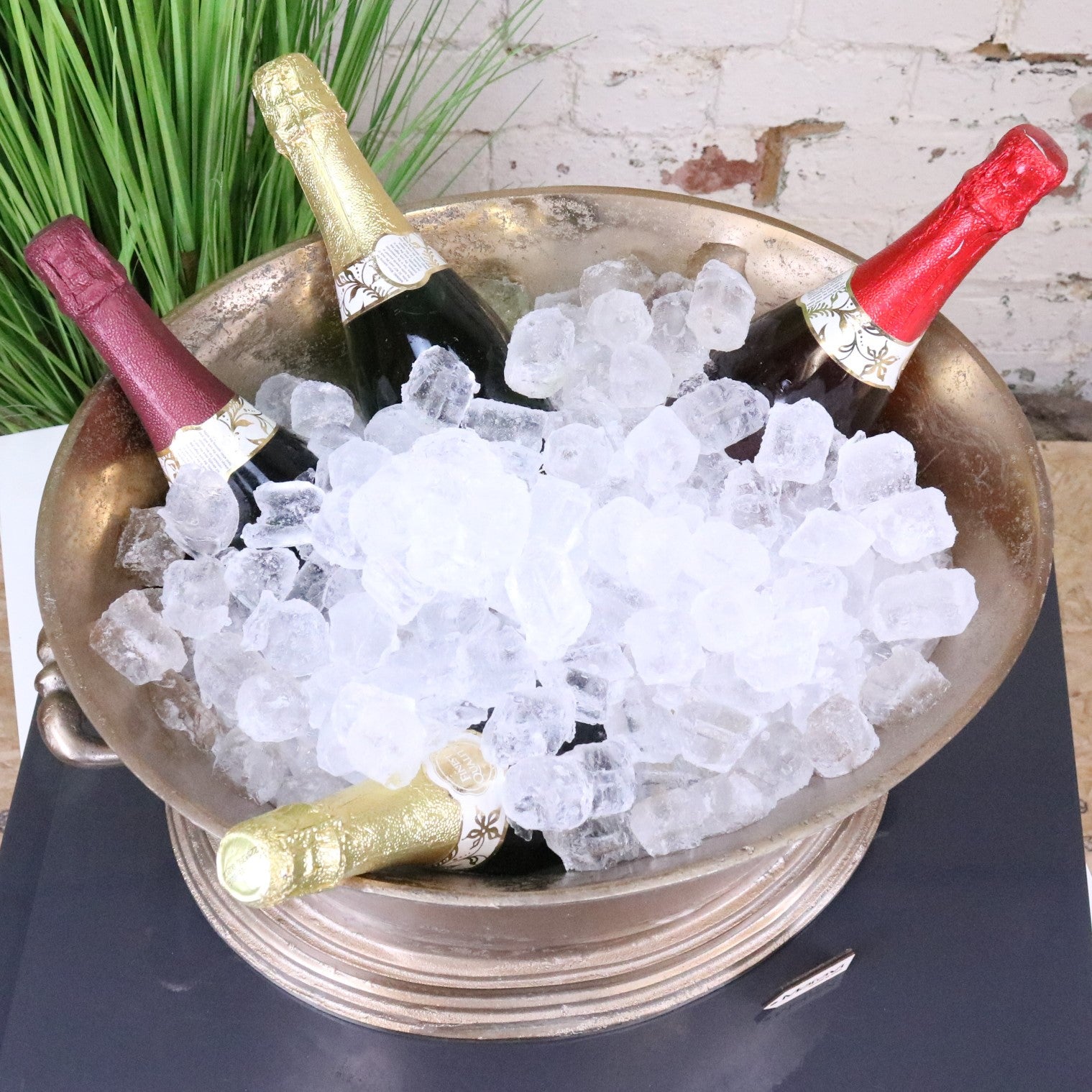 Moyar Champagne Bucket Large Ice Bath Champagne Gold - Top View with Ice