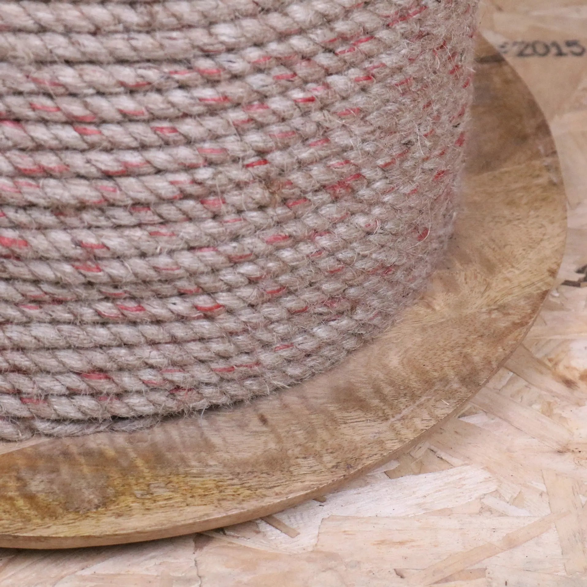 Noreya Rope Reel Nautical Table Compass Top - Closeup of Rope