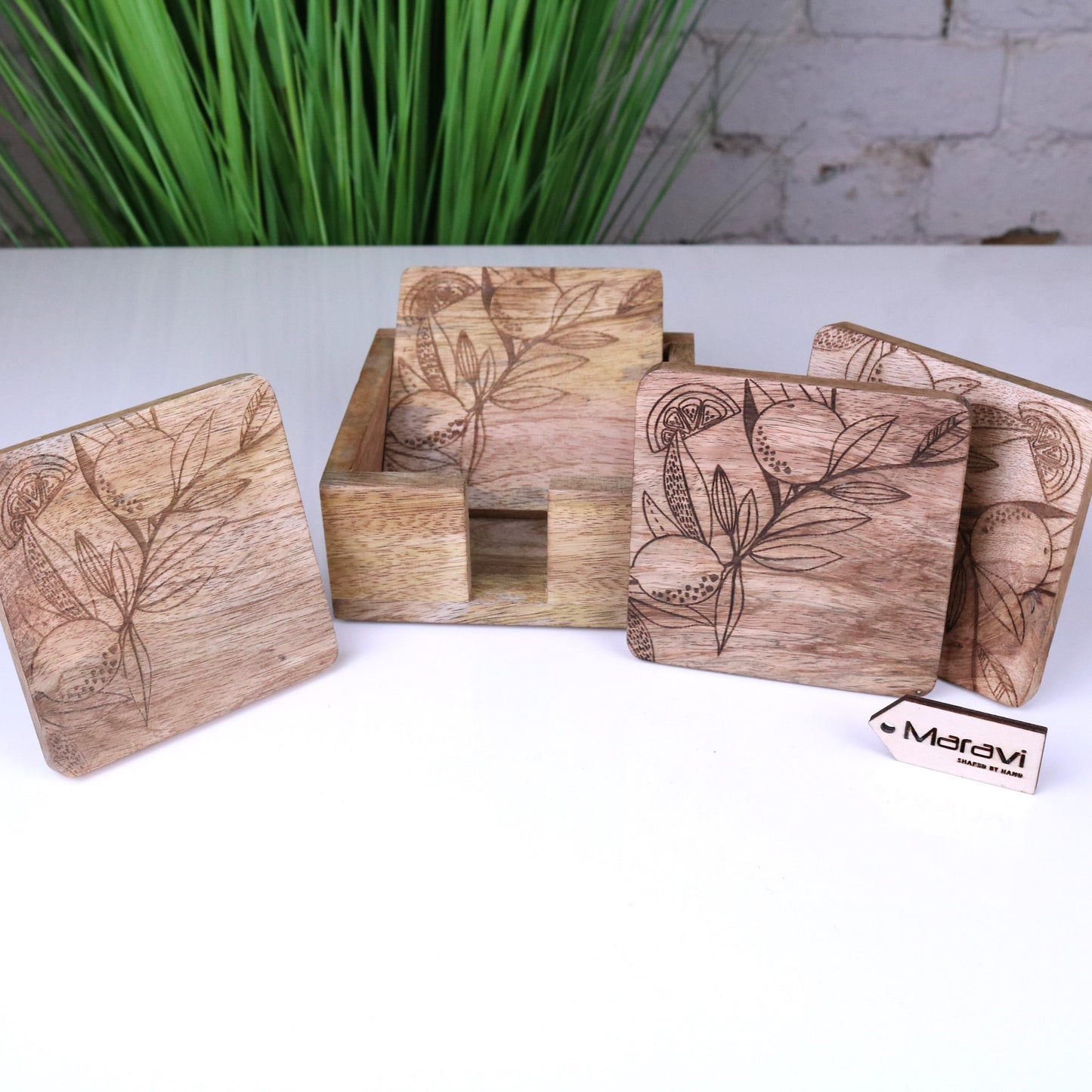 Saitras Mango Wood Coasters Engraved Citrus Design - Alternative Main Image