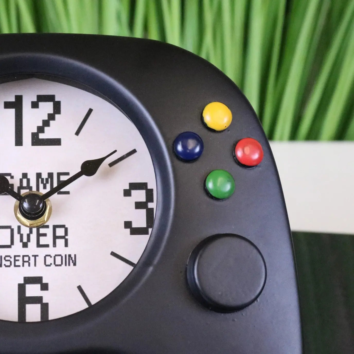 Sareka Gaming Room Clock - Closeup of Buttons 2