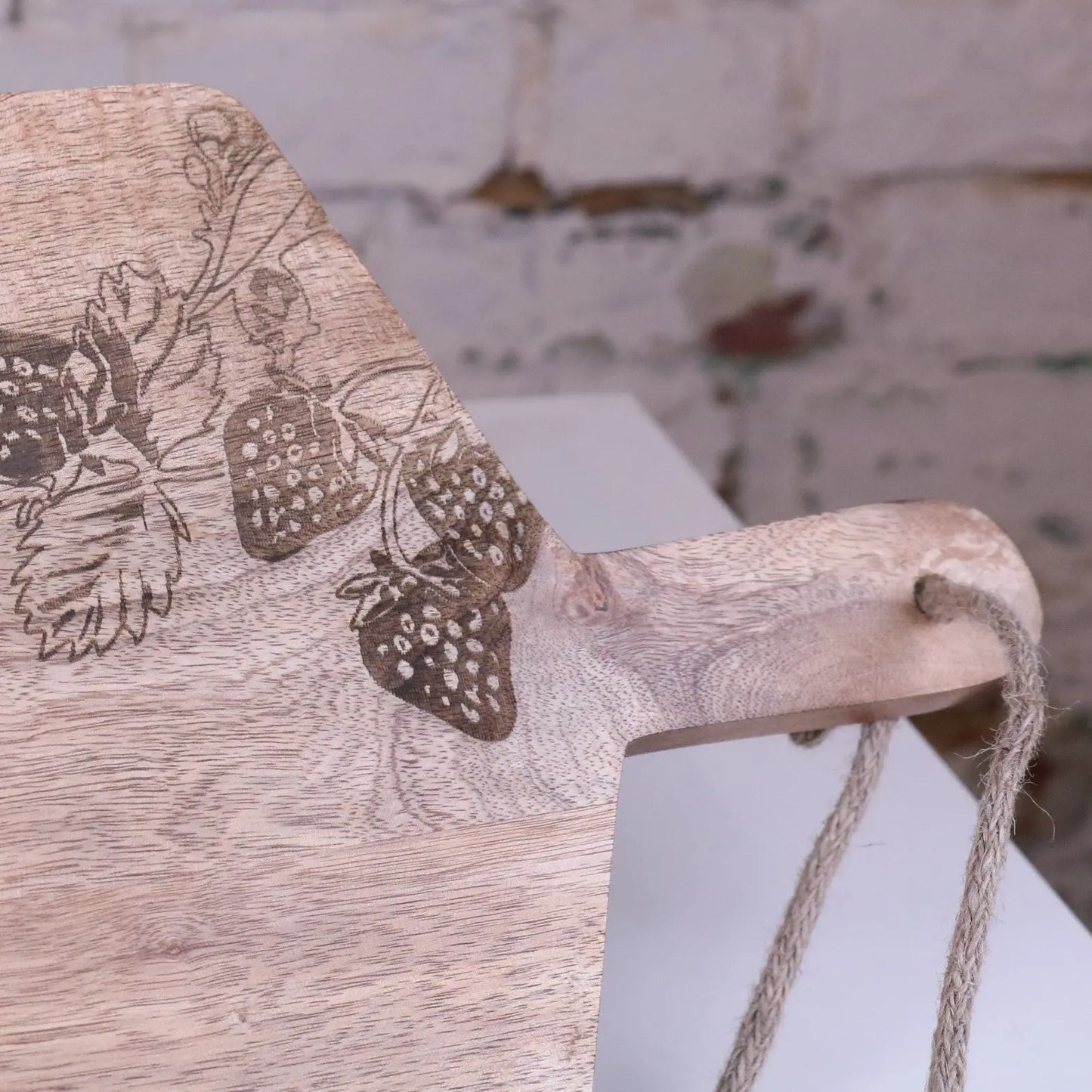Thaniya Mango Wood Chopping Board Strawberry Design - Closeup of Engraving