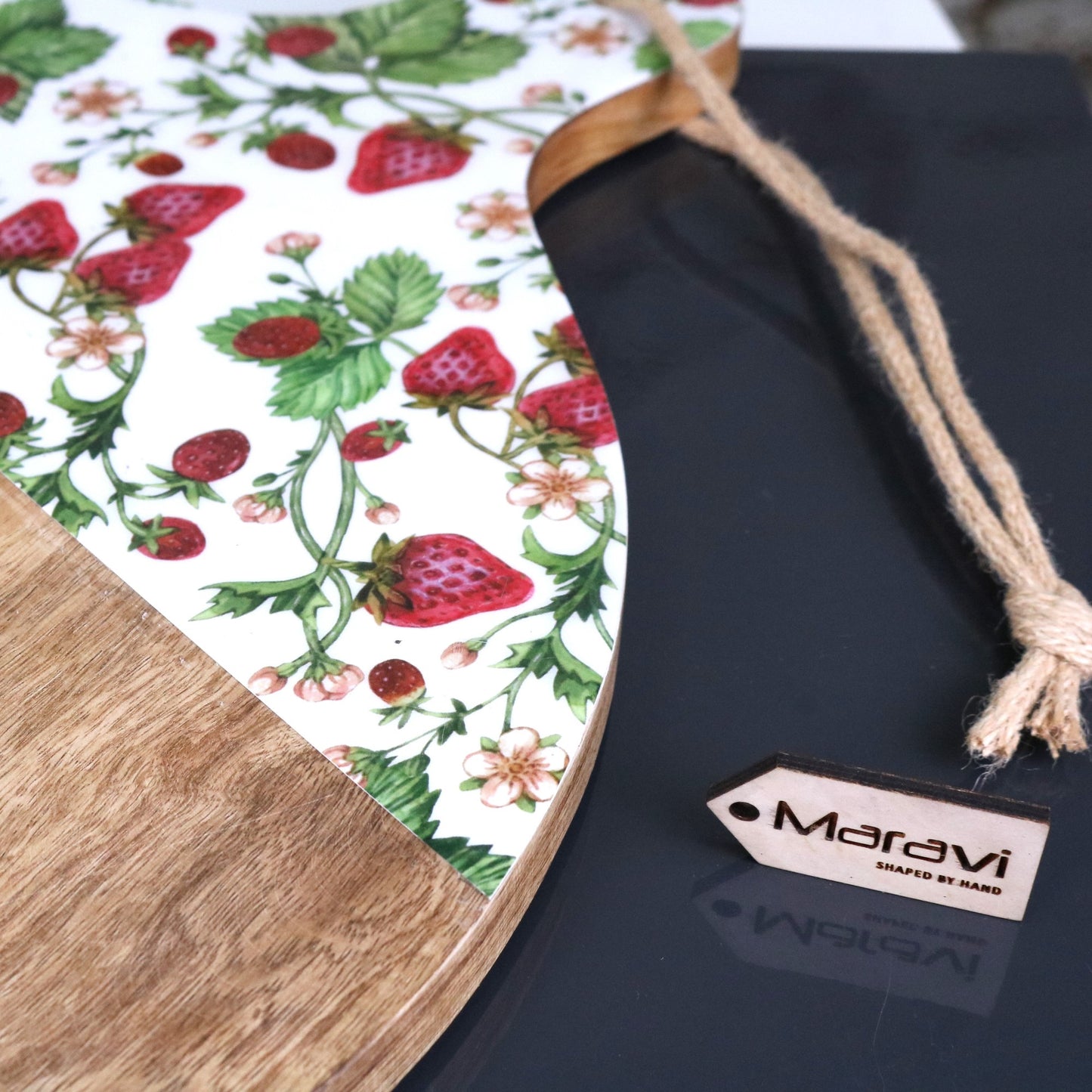 Thaniya Round Chopping Board 48cm Enamel Strawberry Field Design - Closeup of Design