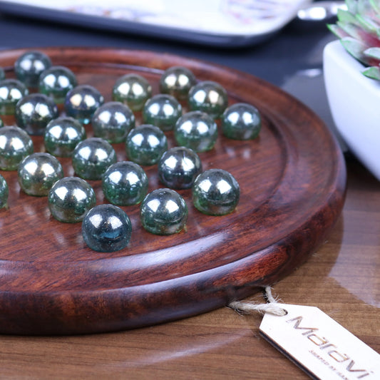 Dinod Large Solitaire Game Set Closeup
