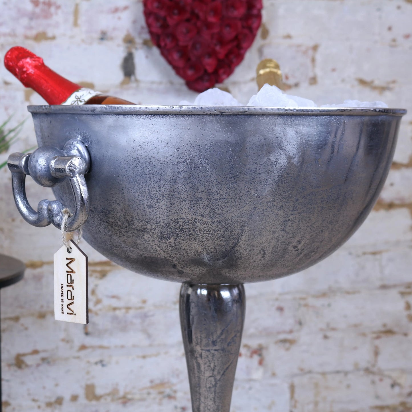 Tumbani Floor Standing Champagne Ice Bucket Tub Closeup of Top