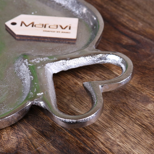 Punji Set of 2 Metal Trays with Heart Shape Handles Maravi