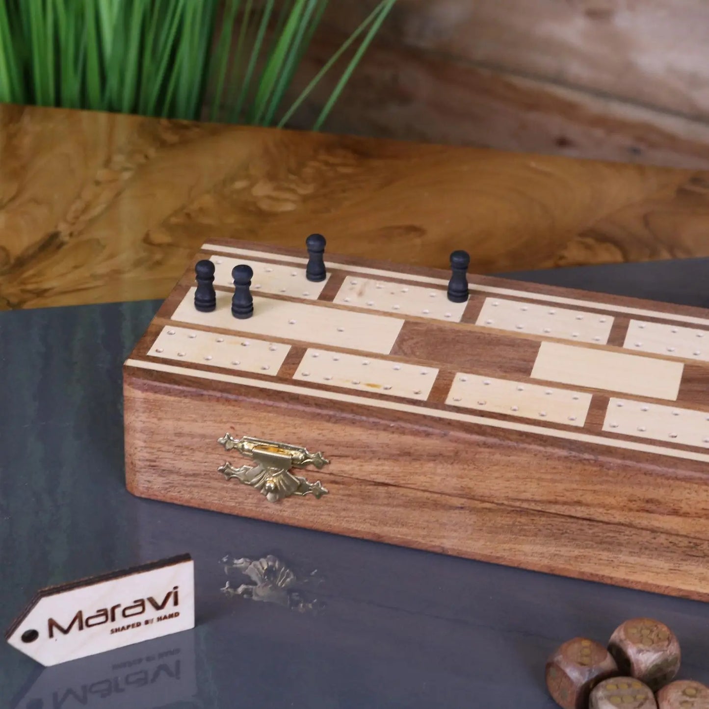 Deori Sheesham Wood Cribbage Game Set - Closeup of Cribbage Pieces