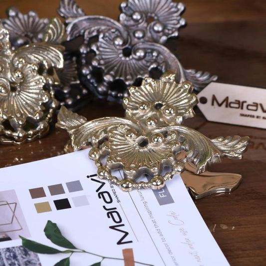 Kui Ornate Victorian Design Luxury Paper Clip Set of 2 - Closeup Detail Both Colours