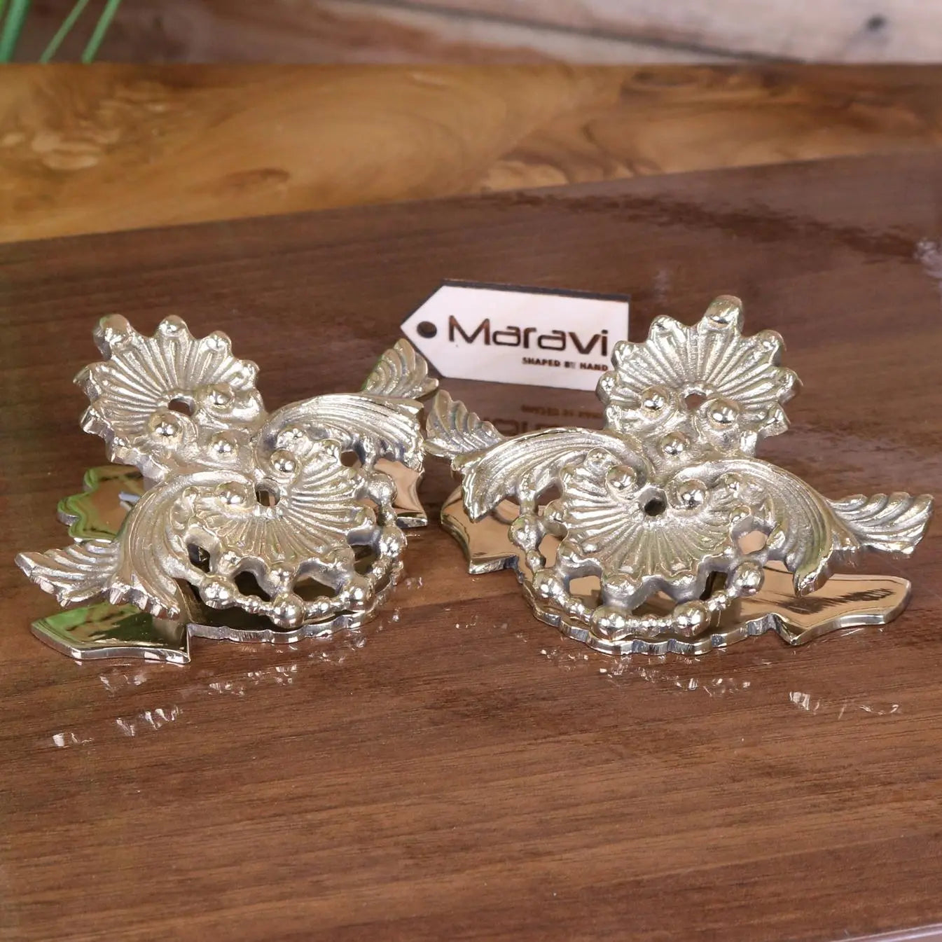 Kui Ornate Victorian Design Luxury Paper Clip Set of 2 - Main Image Gold Colour