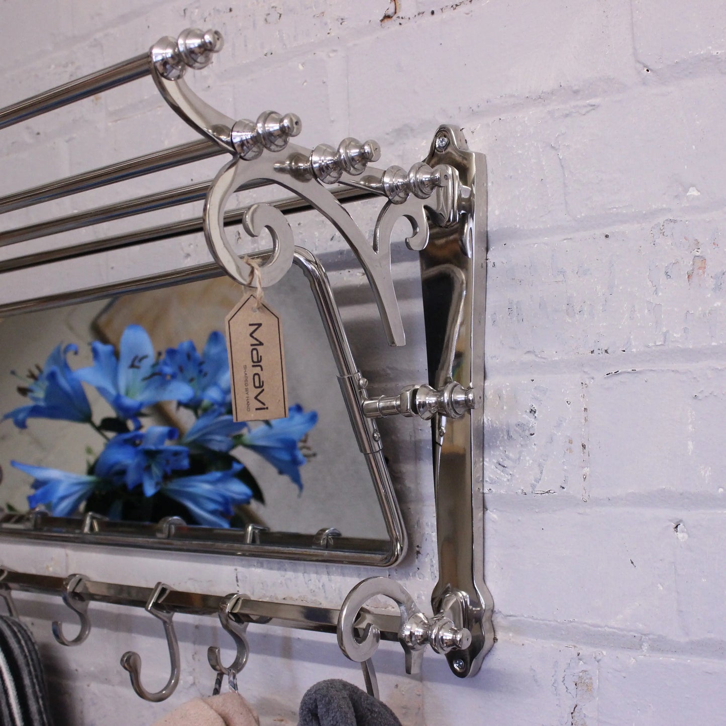 Lohit Train Luggage Rack with Mirror Side View