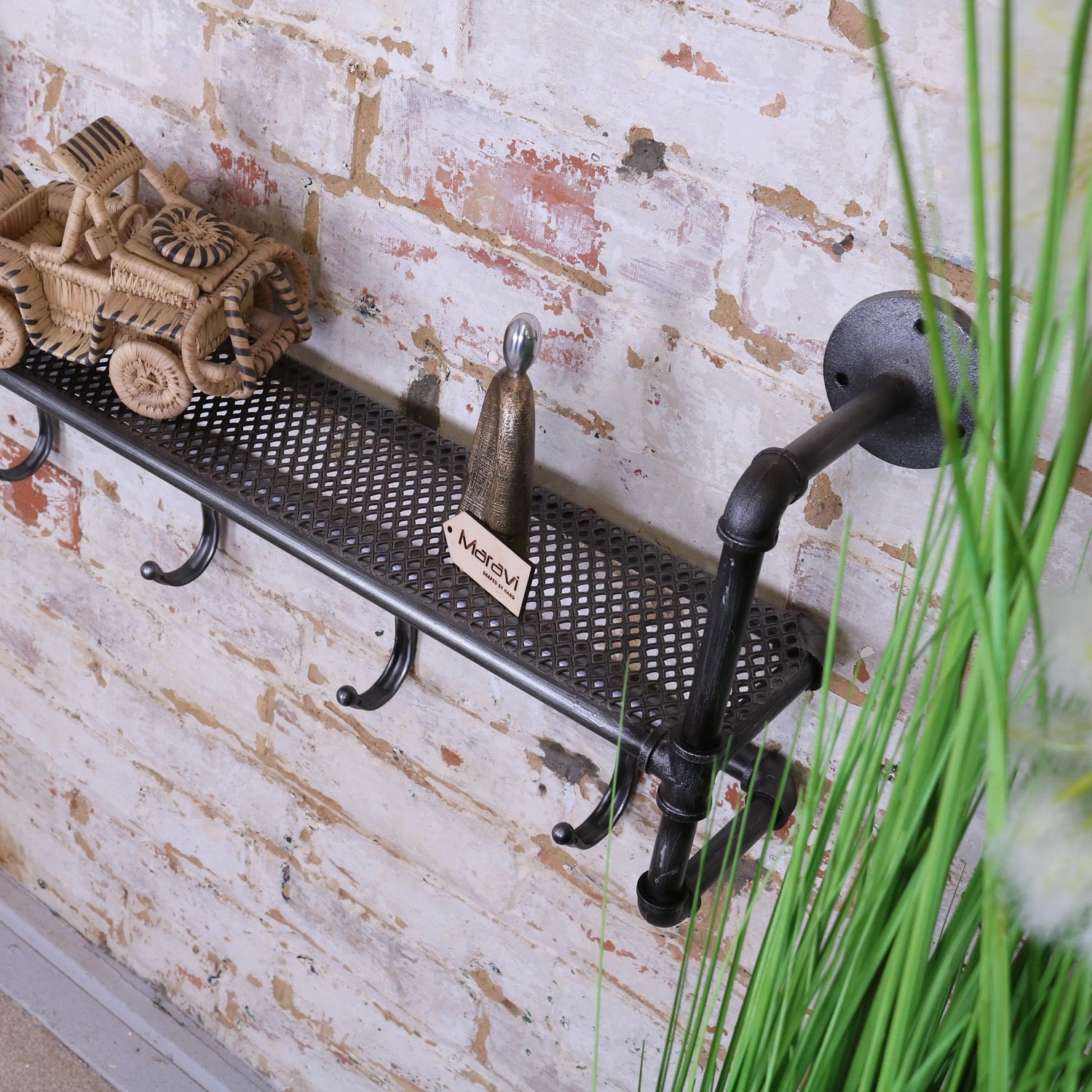 COAT-HANGERS-HOOKS Maravi
