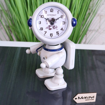 Astronaut Space Clock 19cm - Side View Turned Head
