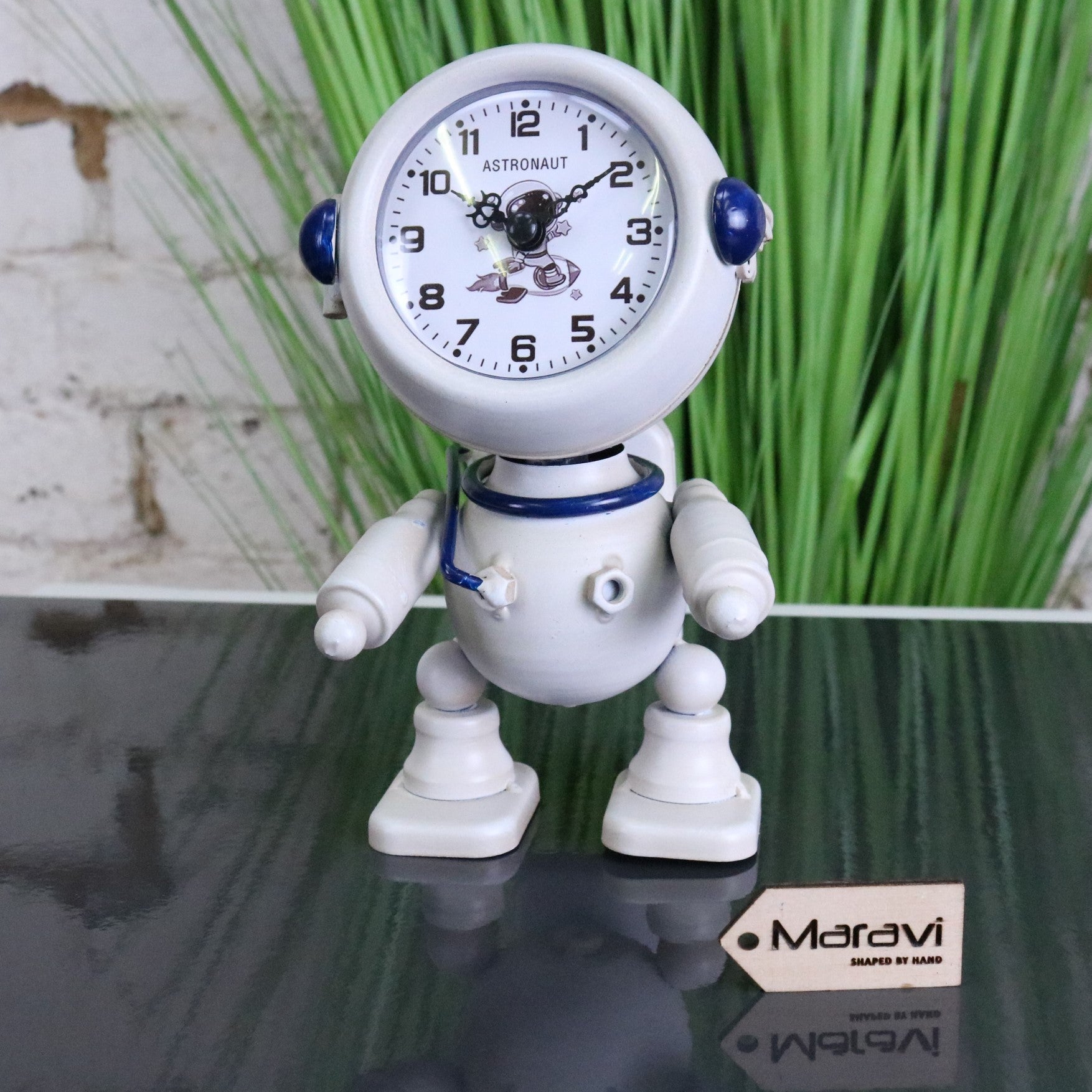 Astronaut Space Clock 19cm - Front View