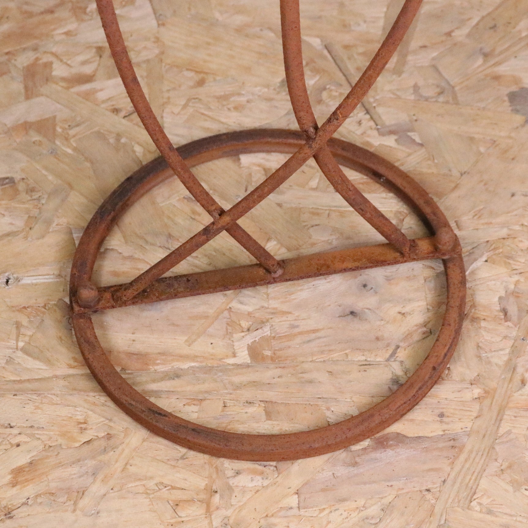 Bansari Flower Bird Feeder Rusted Metal Finish - Closeup of Base