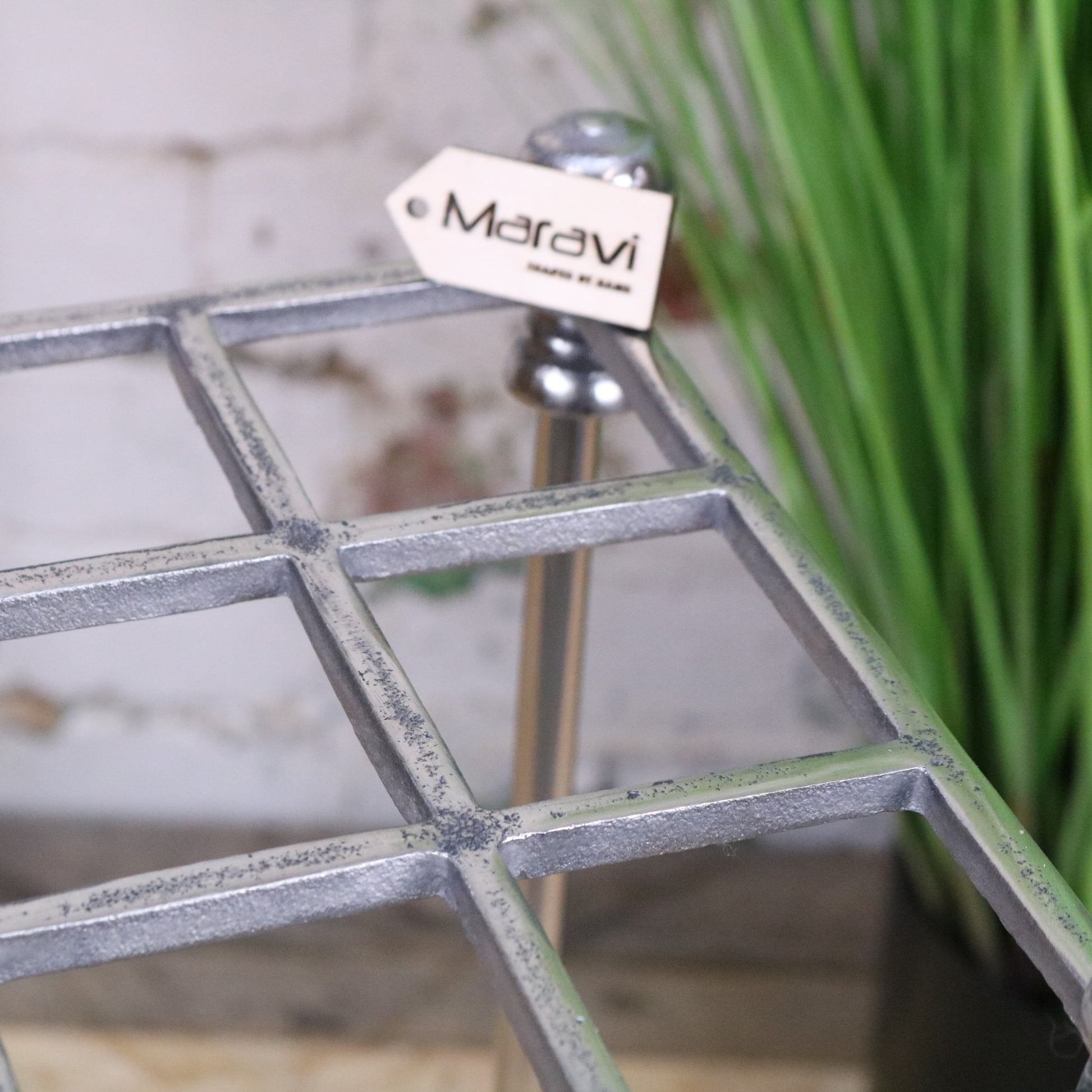 Bitlan Walking Stick Stand - Closeup of Distressed Paint Finish