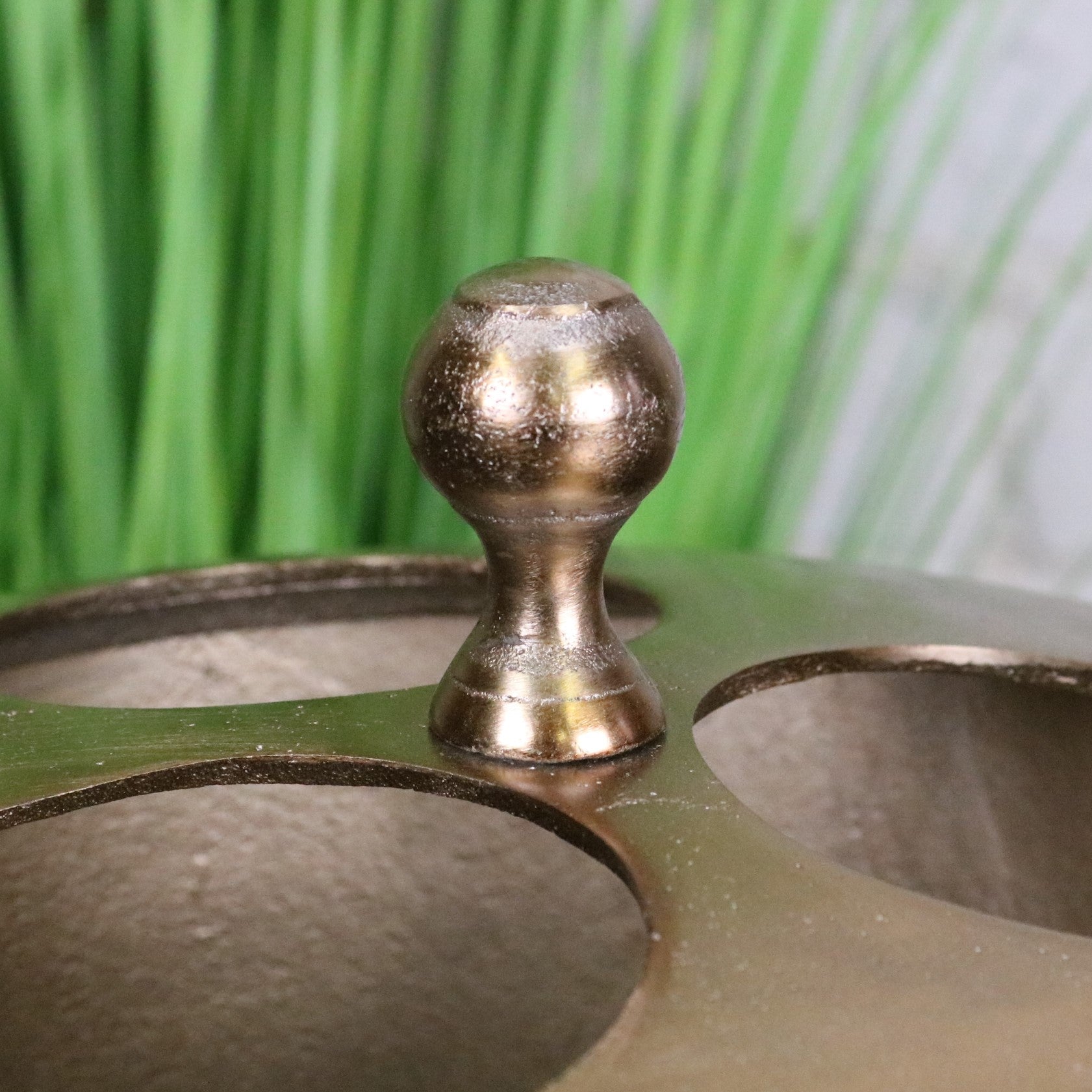 Chuhan Wine Ice Bucket 3 Bottle Sections Champagne Gold - Closeup of Lid Knob