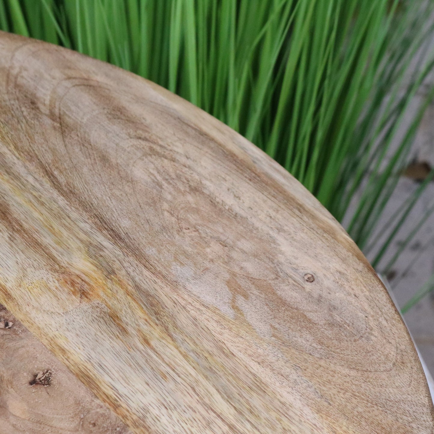 Eshani Large Wooden Chopping Board 56cm Round - Closeup of Woodgrain