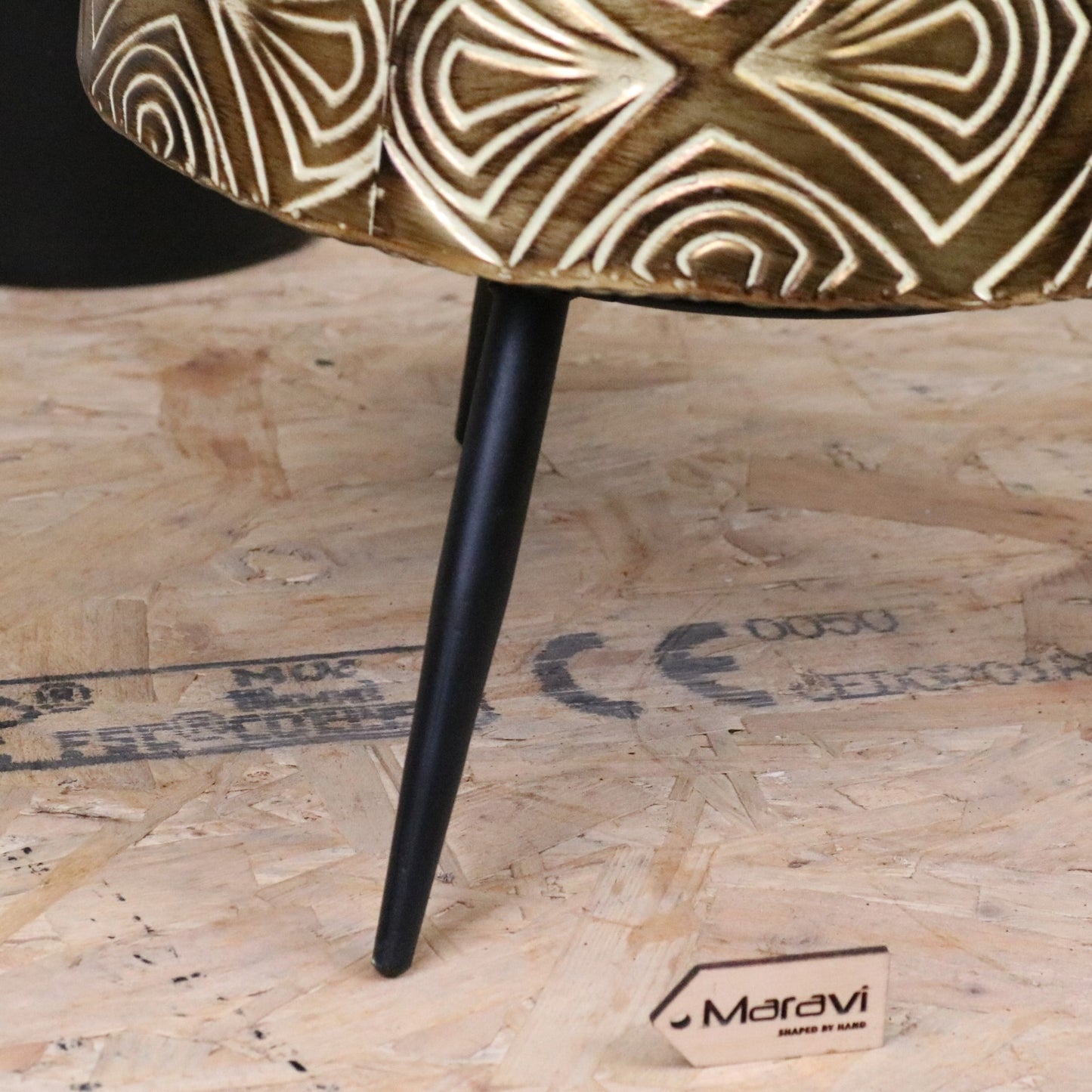 Helani Gold Planter Tripod Legs 32cm - Closeup of Leg
