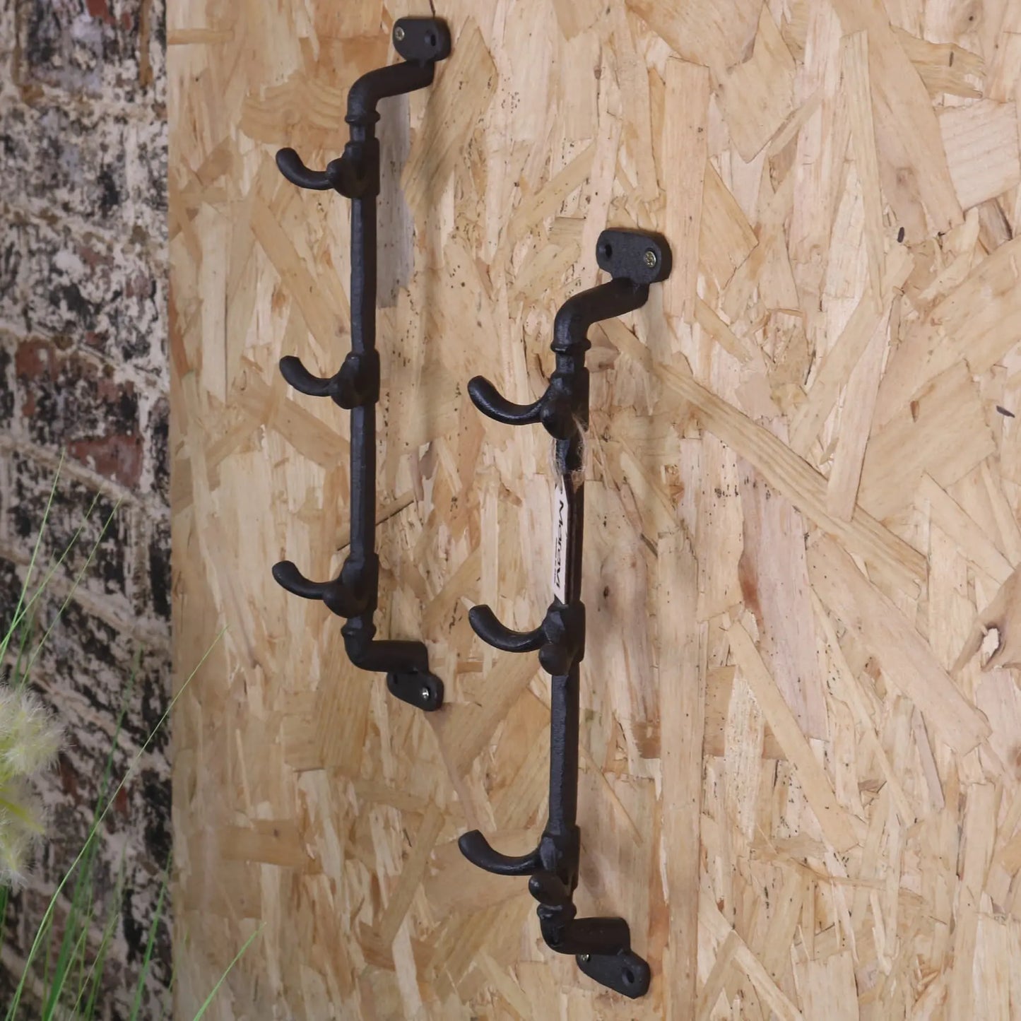 Tehla Set of 2 Metal Rustic Coat Hooks Vertical Bar - Side View