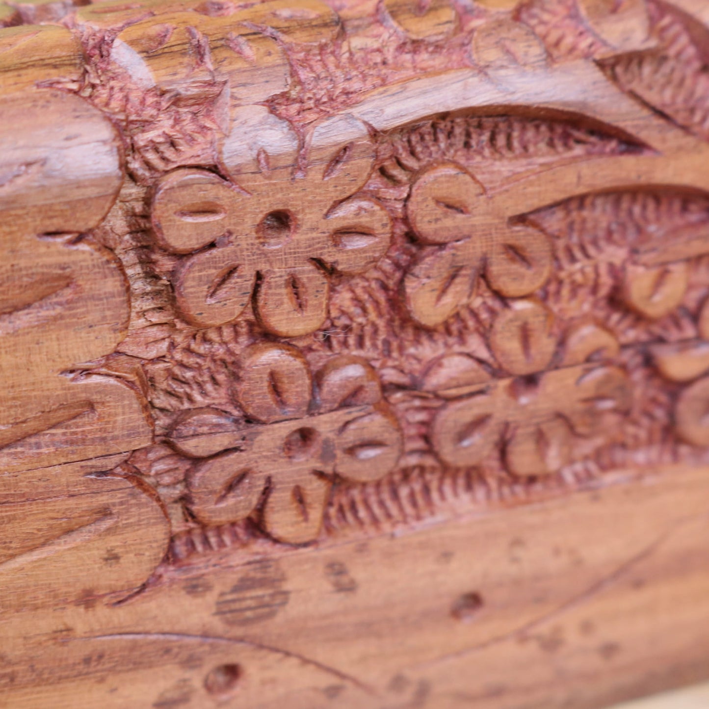 Daipur Sheesham Wood Pen Box Hand Carved - Closeup of Carving