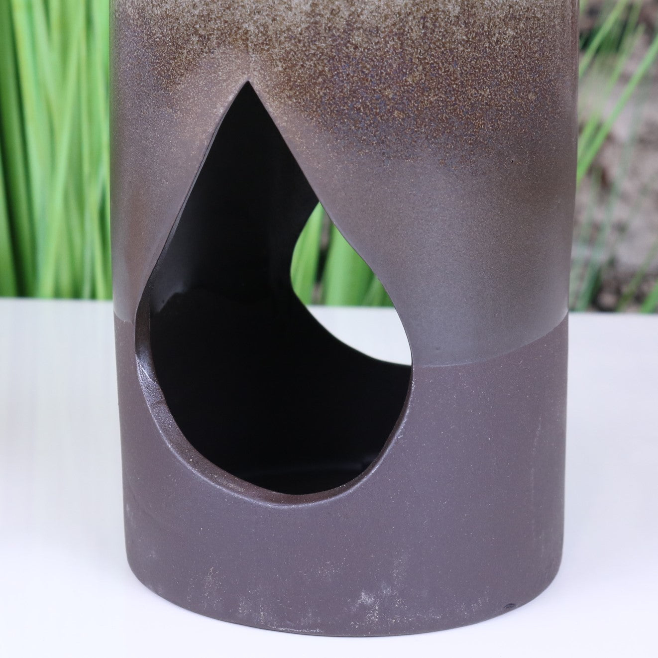 Uran 17cm Wax Melt Oil Burner - Closeup of Candle Cutout