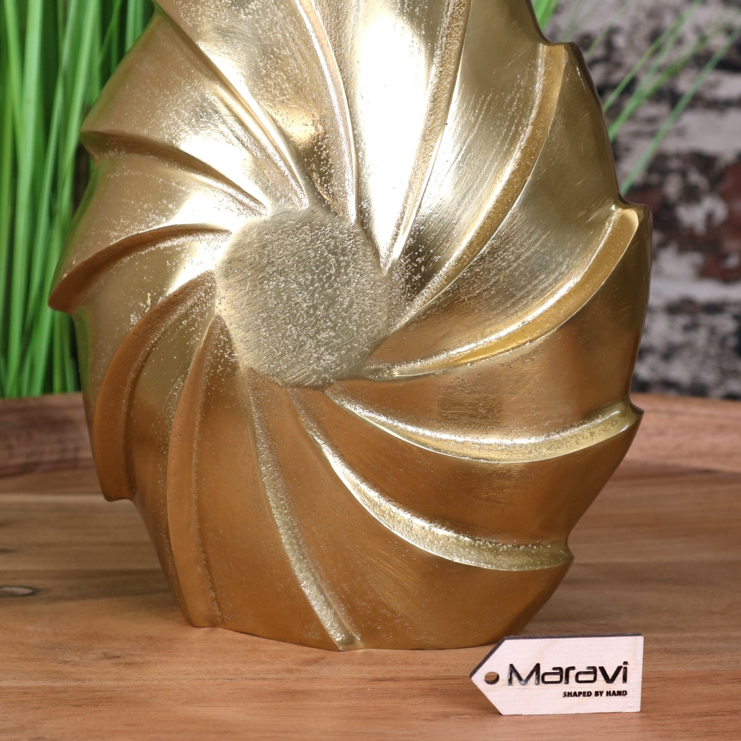 Bedi Metal Gold Vase Swirl Design 48cm - Closeup of Base