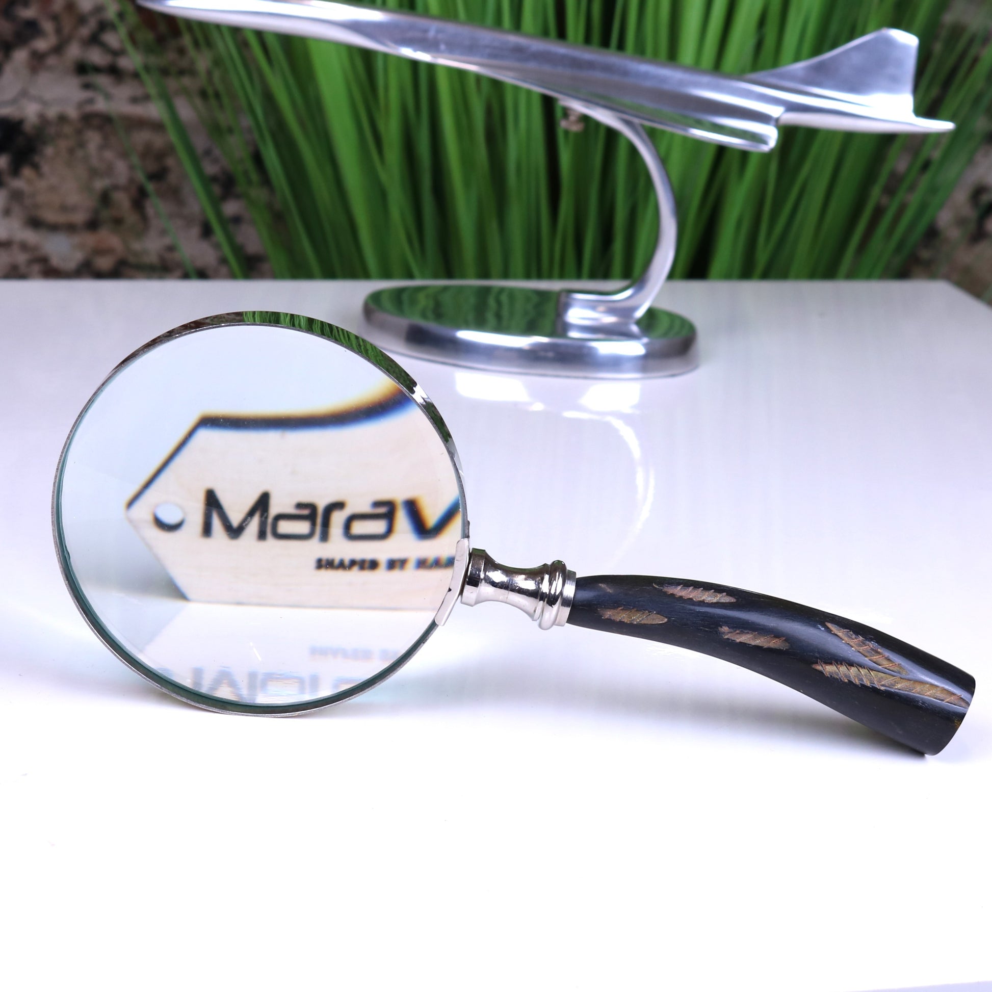 Rada Magnifying Glass - Showing Magnification