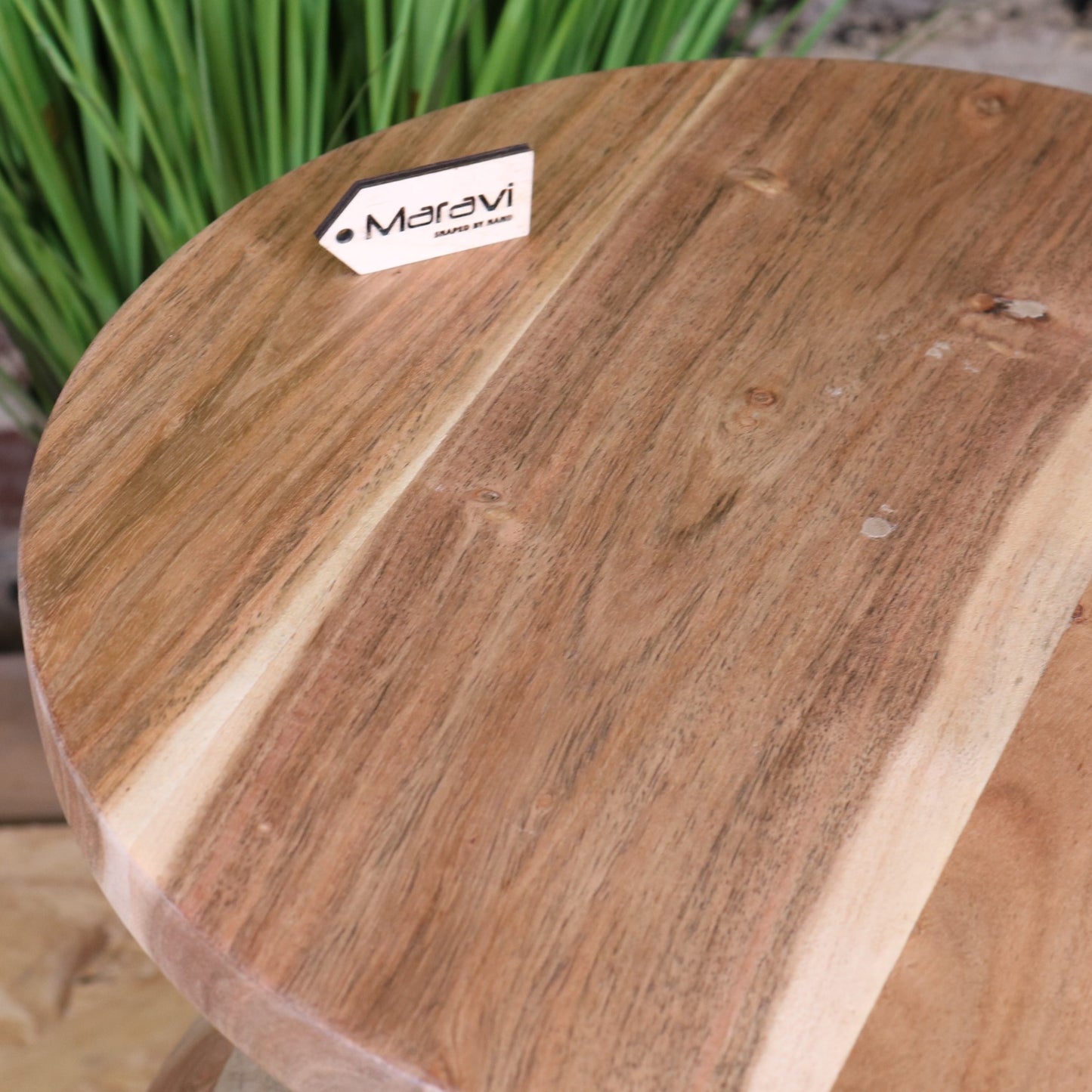 Ujha Totem Side Table Acacia Wood - Closeup of Wood Grain