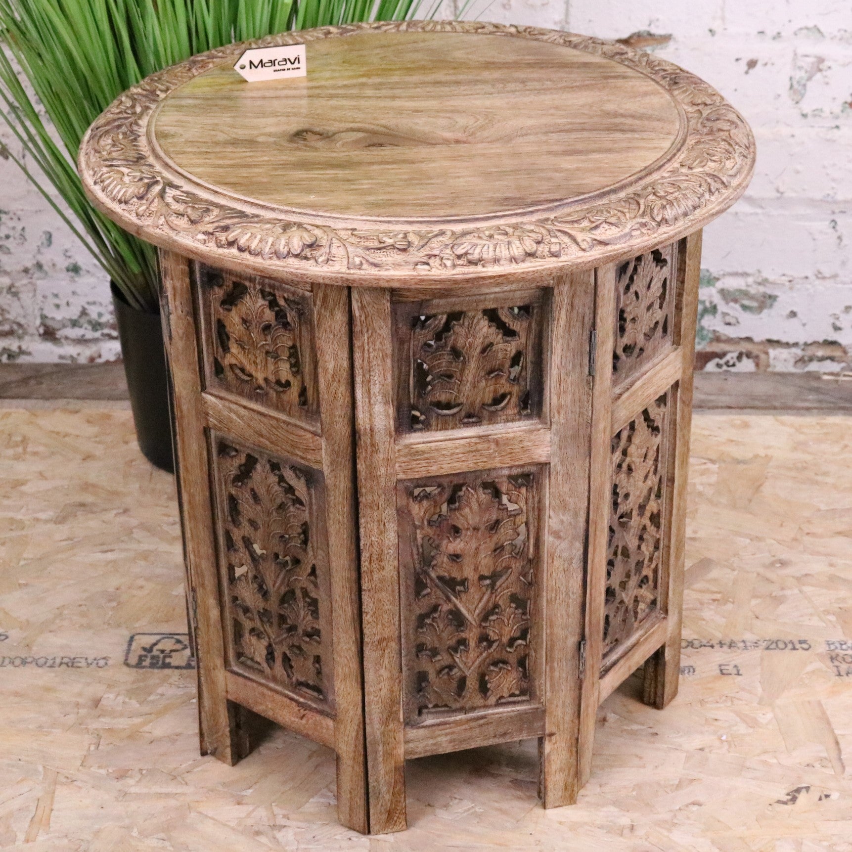Jenari Large Mango Wood Side Table Leaf Carving - Main Image