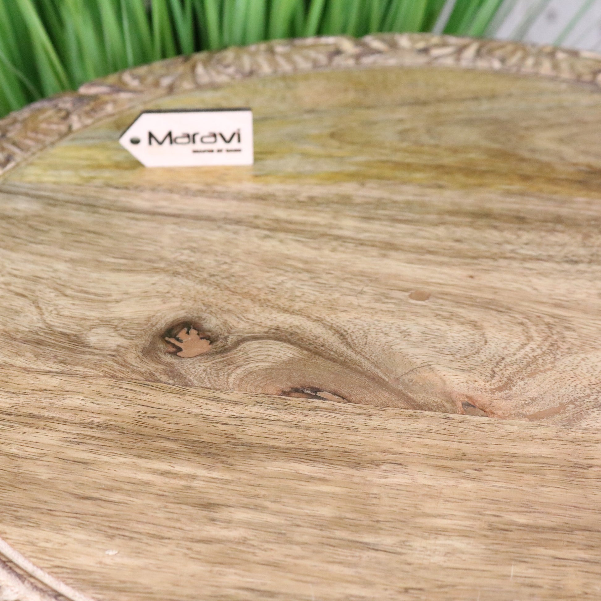 Jenari Large Mango Wood Side Table Leaf Carving - Closeup of Wood Grain