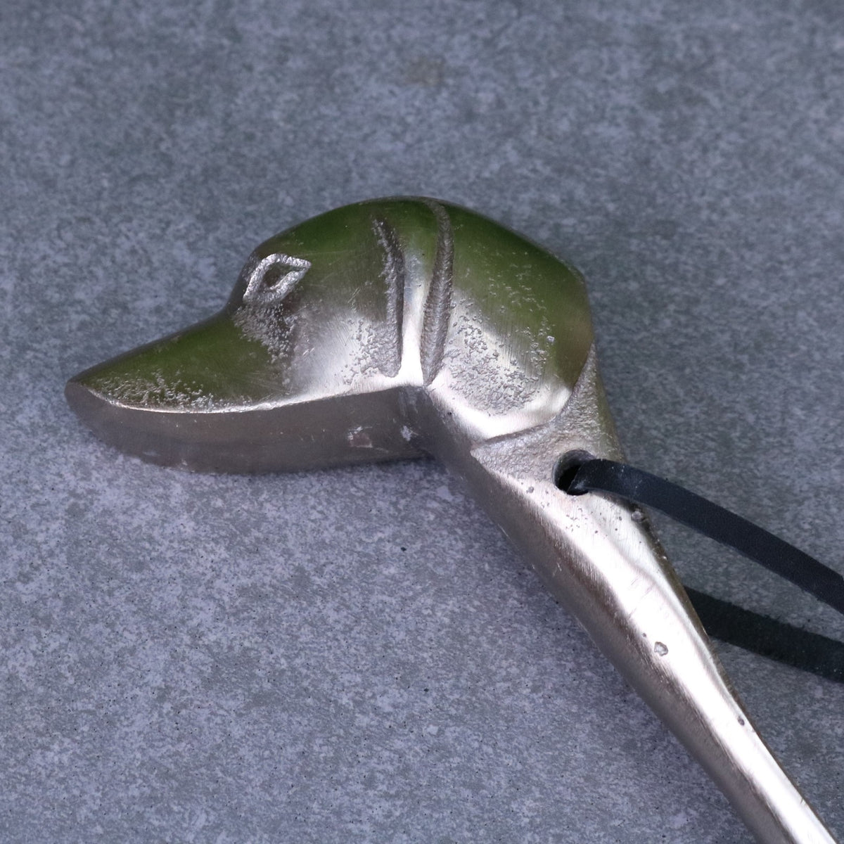 Kaisa Dog Head Antique Style Shoe Horn Antique Gold - Closeup of Head