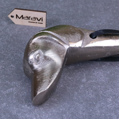 Kaisa Dog Head Antique Style Shoe Horn Antique Gold - Closeup of Eye