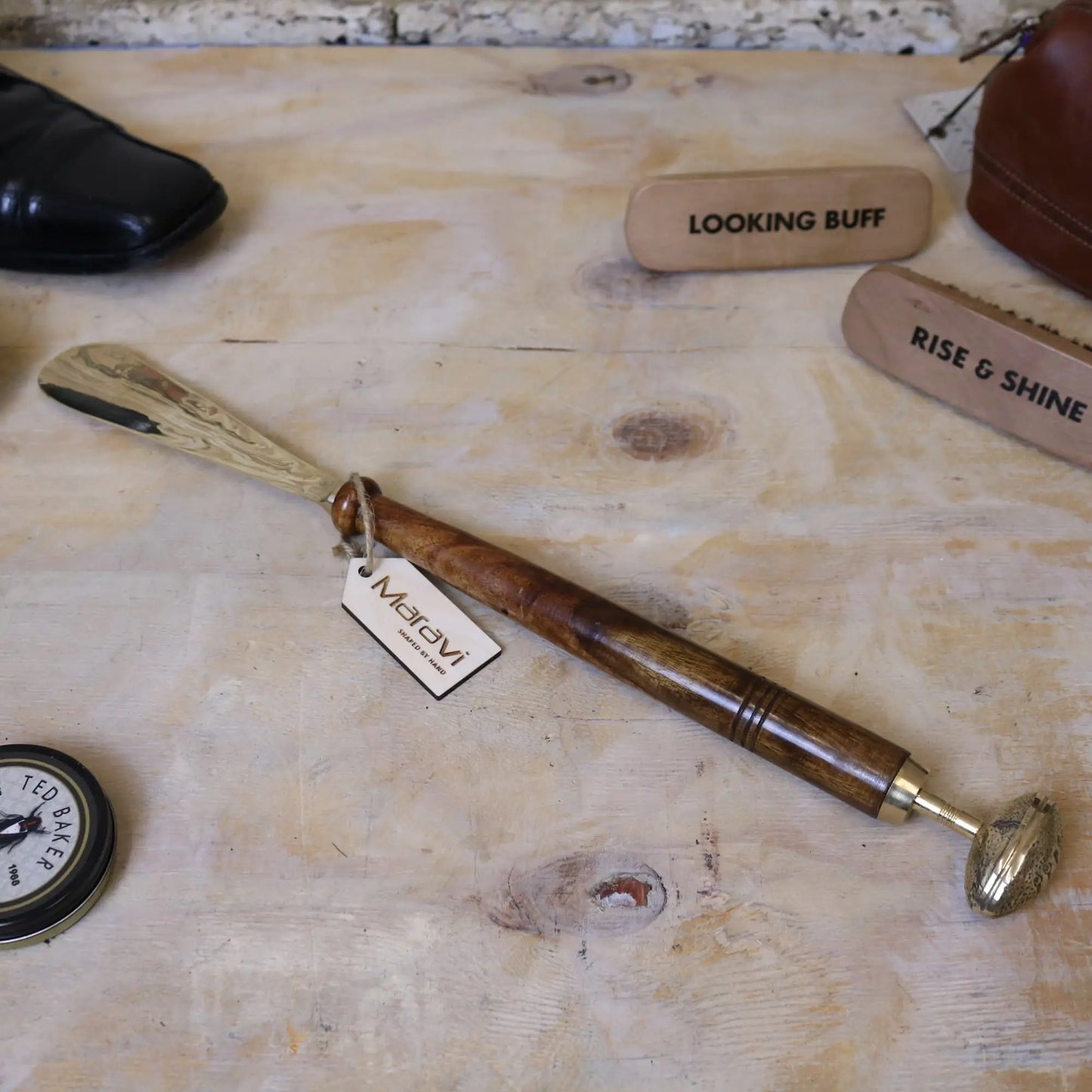 Kalanka Long Shoe Horn Wooden Brass - Rugby Design