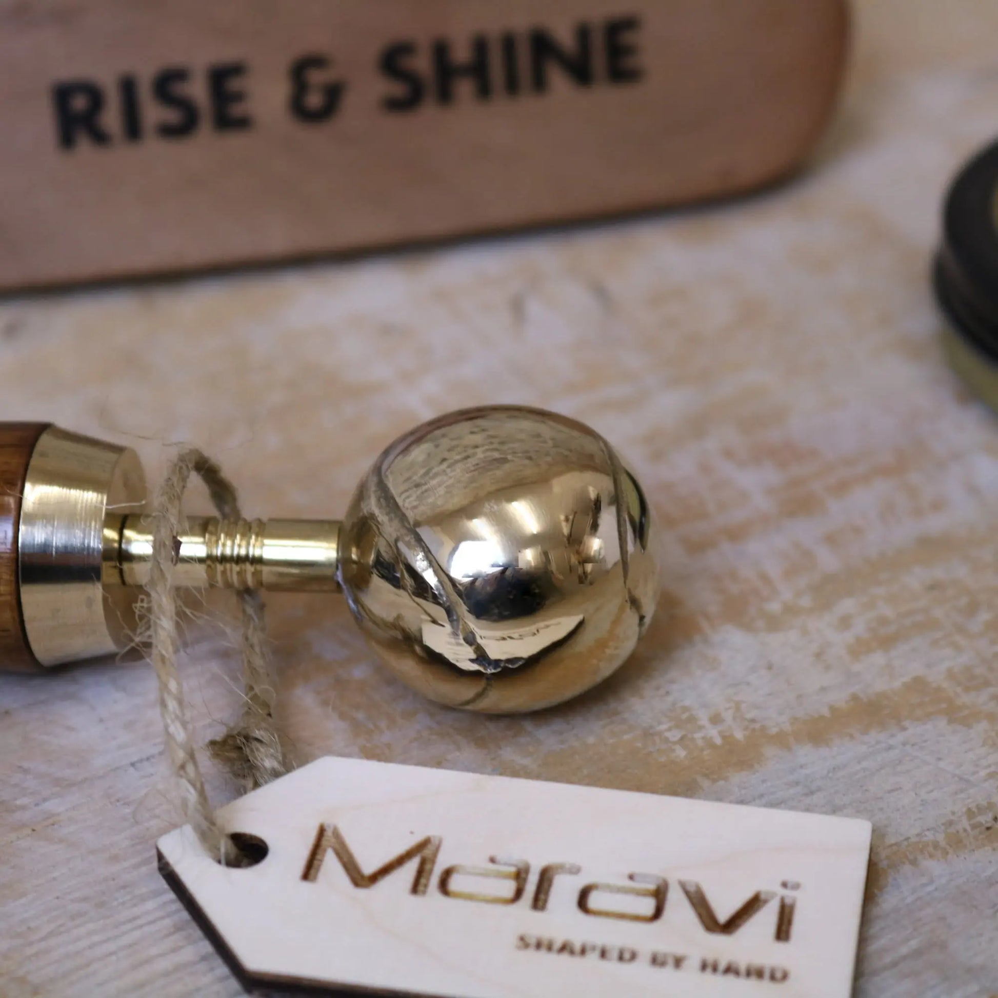 Kalanka Long Shoe Horn Wooden Brass - Tennis Design Closeup