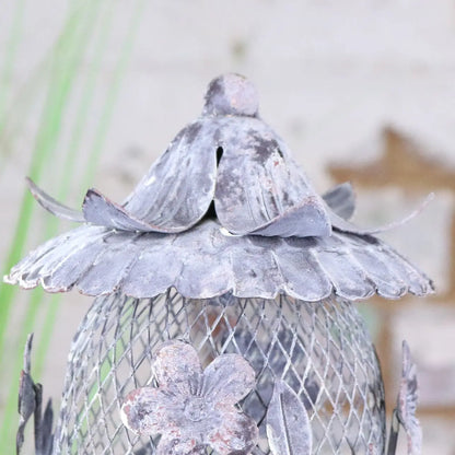 Kesari Rustic Metal Bird Feeder - Closeup of Lid
