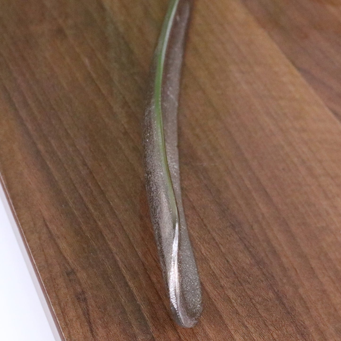 Khosa Duck Head Antique Style Shoe Horn Antique Gold - Closeup Showing Distressed Finish