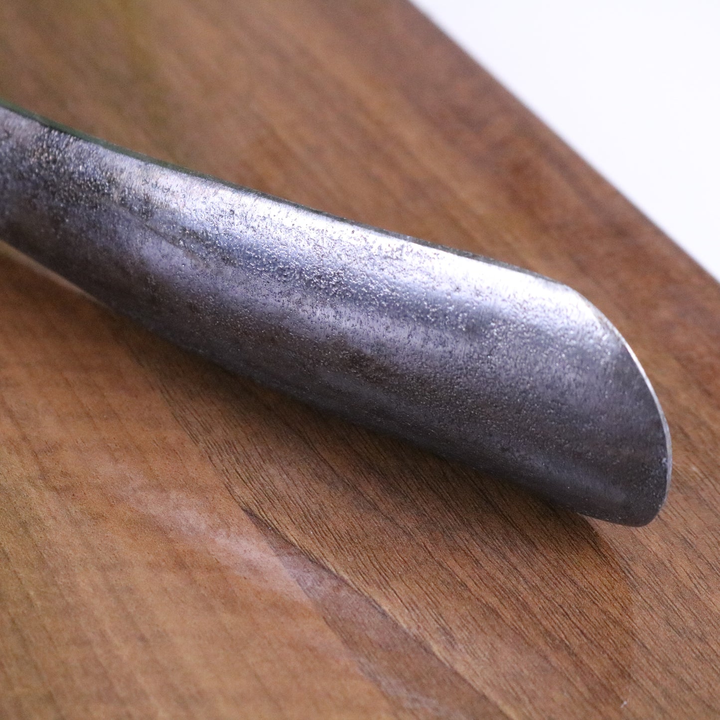 Khosa Duck Head Antique Style Shoe Horn Gunmetal - Distressed Finish Closeup