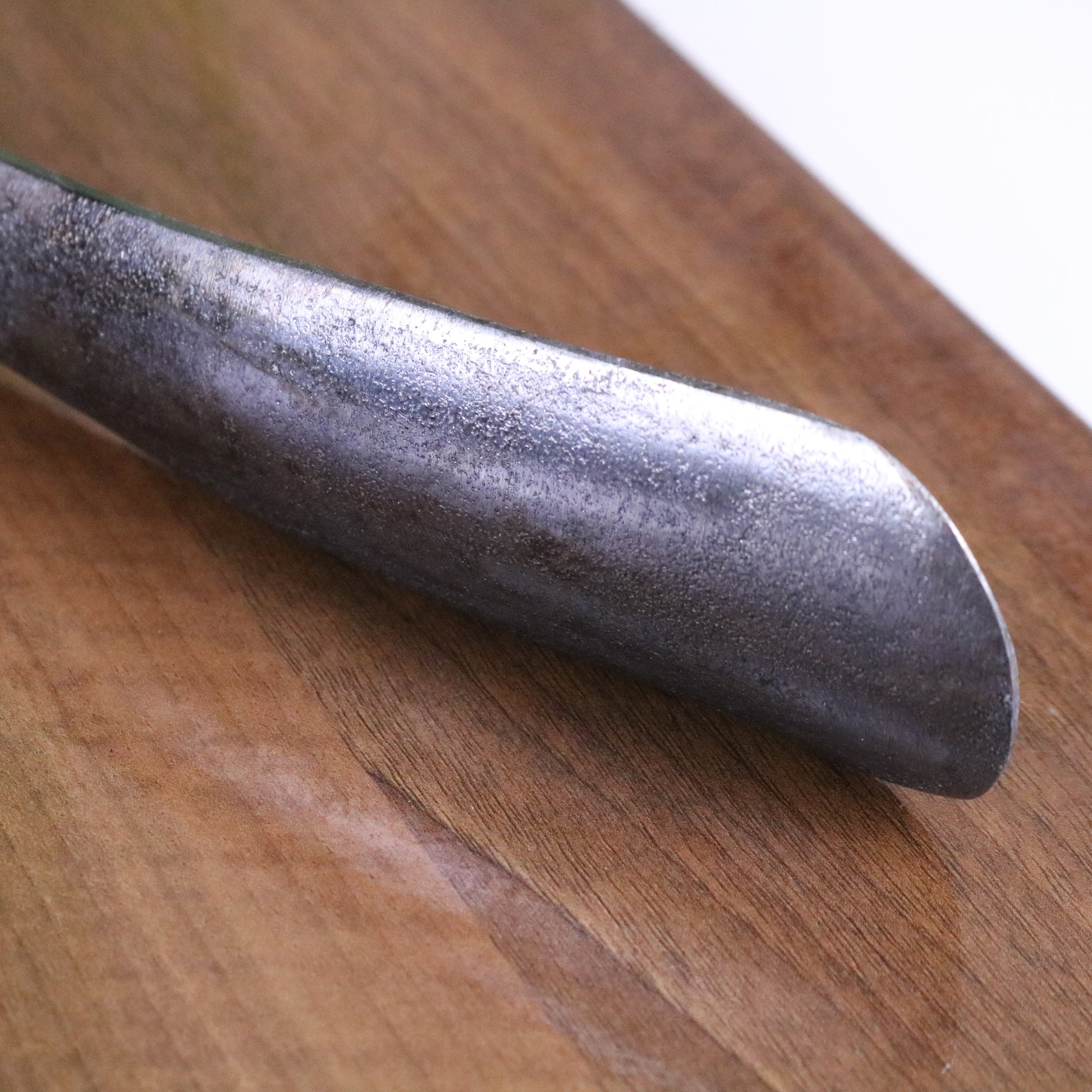 Khosa Duck Head Antique Style Shoe Horn Gunmetal - Distressed Finish Closeup