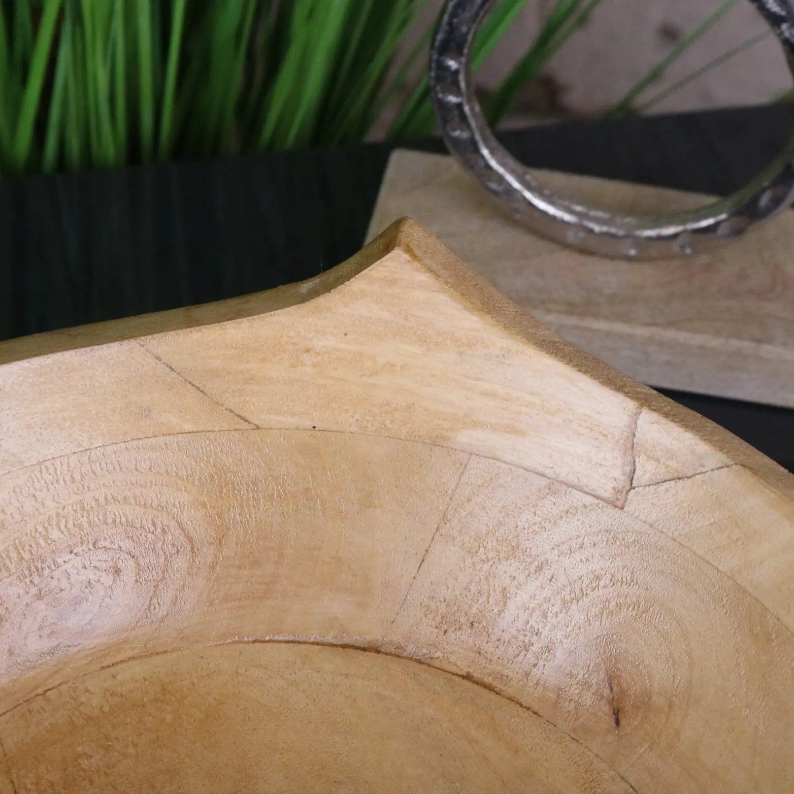 Lailak Three Point Large Wooden Fruit Bowl - Closeup of Point