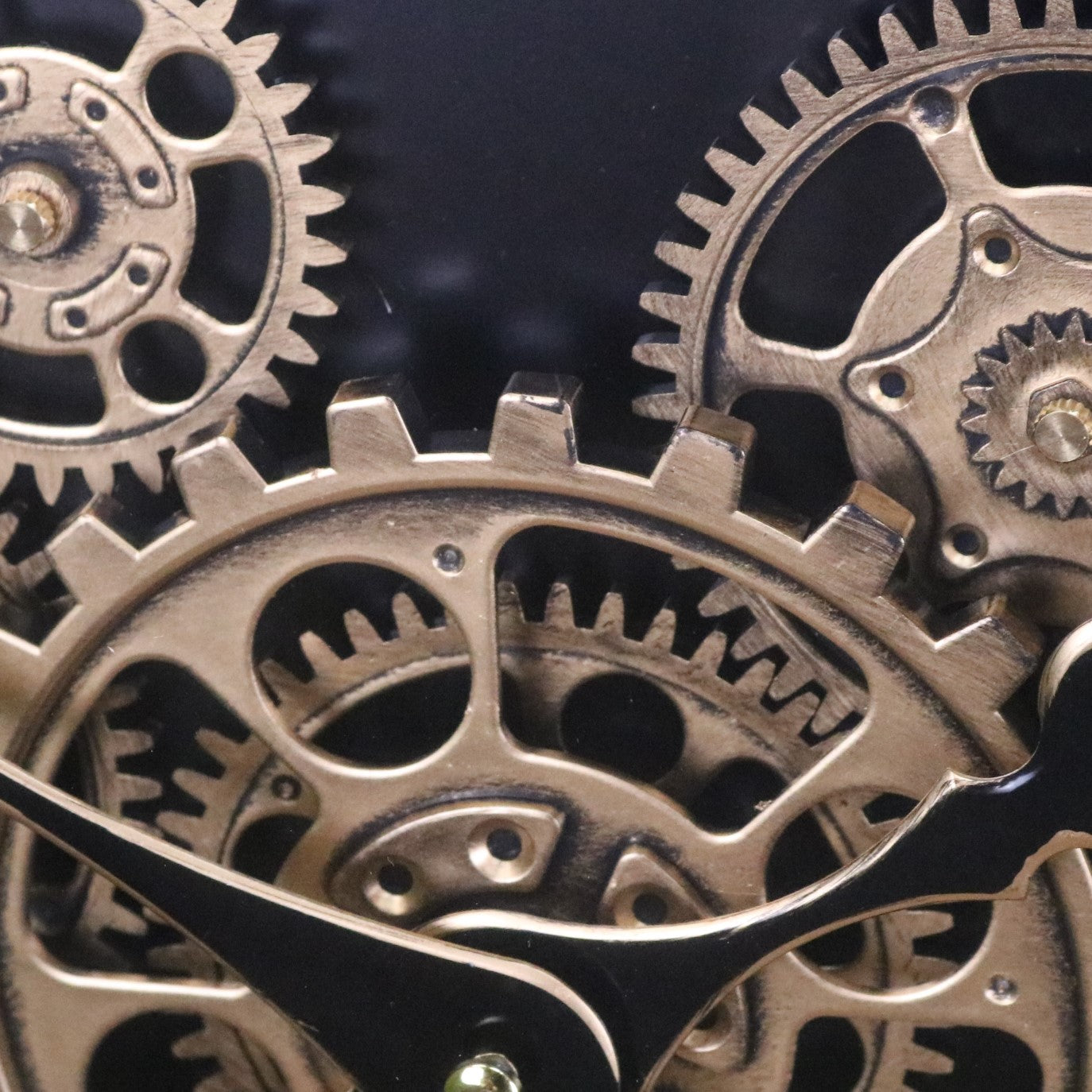 Large Wall Cog Clock Clock Pocket Watch Style - Extra Closeup of Cogs