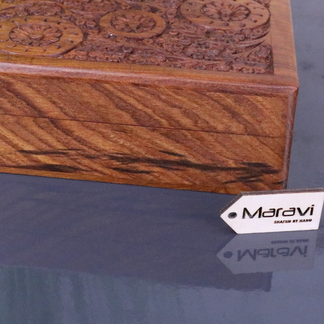 Malira Hand Carved Wooden Box Sheesham Wood - Closeup of Wood Grain