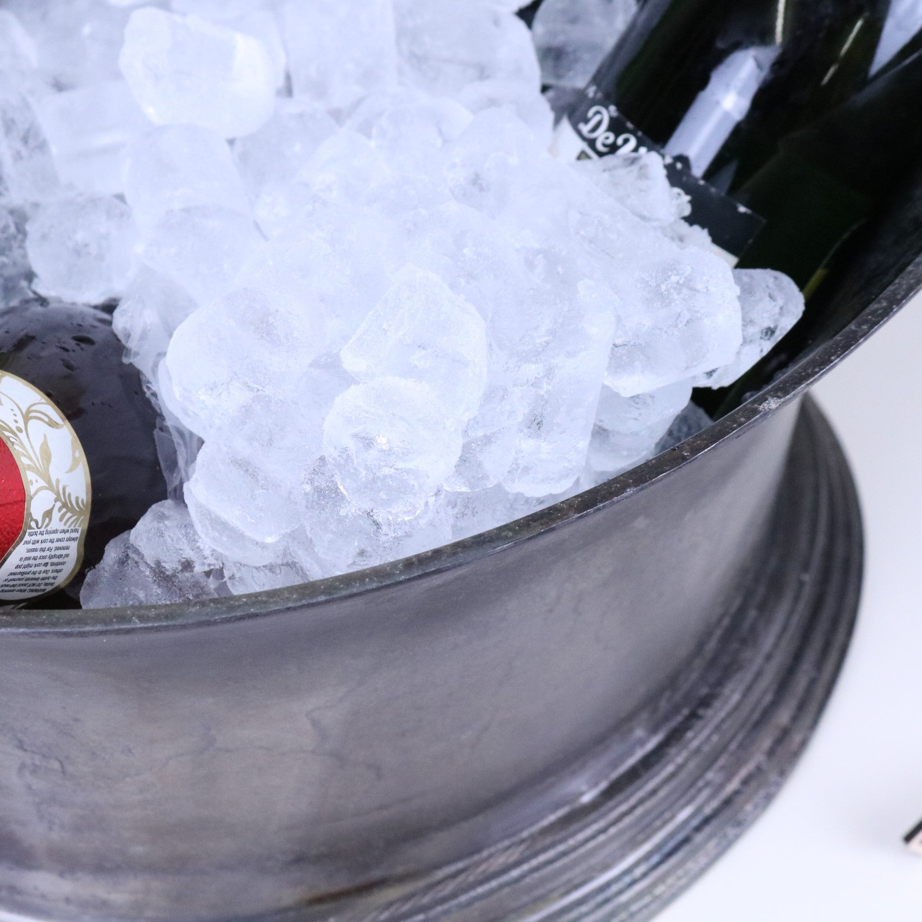 Moyar Champagne Bucket Large Ice Bath Gunmetal - Closeup of Side Wall 