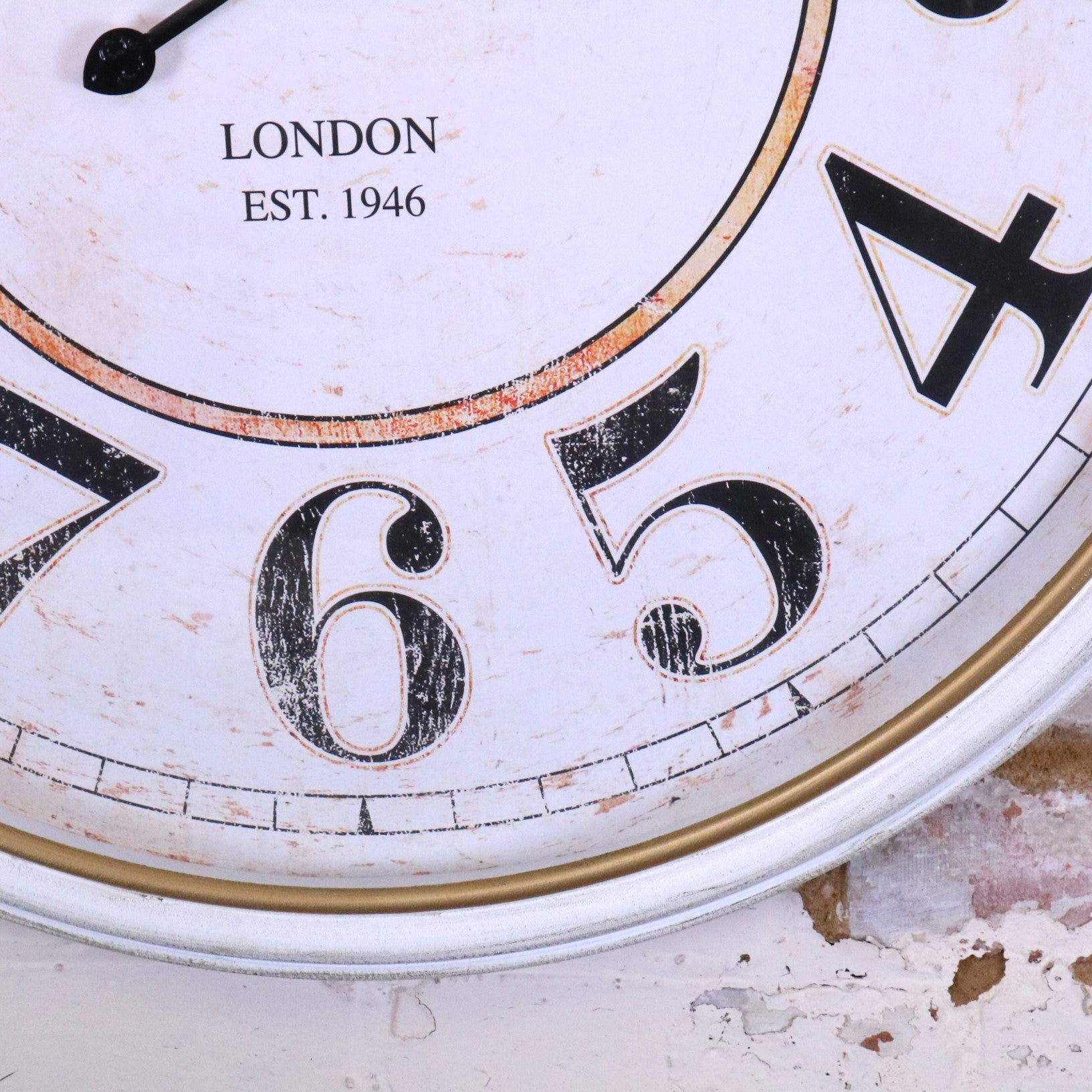 Nivara Antique Style Large Wall Clock 80cm - Closeup of Edge
