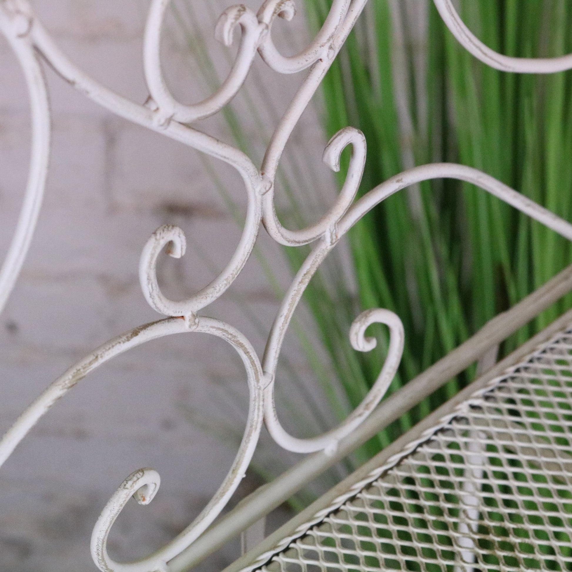 Pavitra 3 Tier Garden Shelving Unit - Closeup of Distressed Paint Finish
